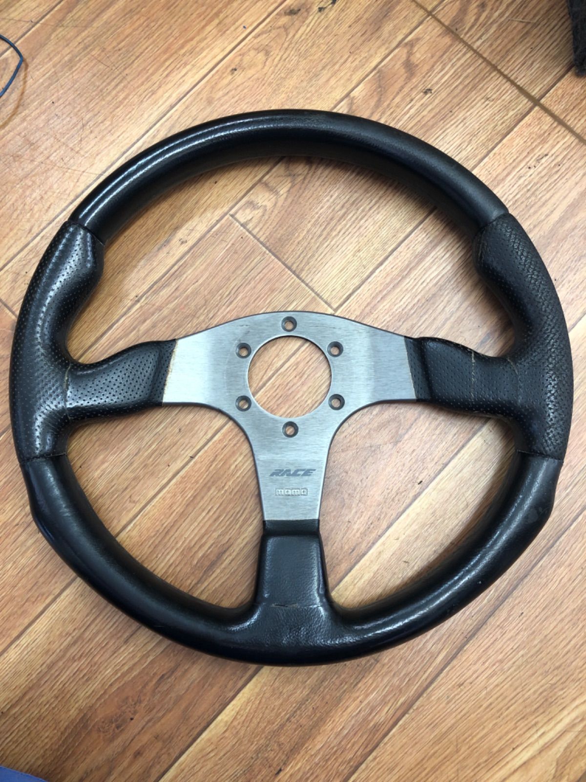 MOMO 【在庫あり即納!!】日本正規品 モモ ステアリング RACE