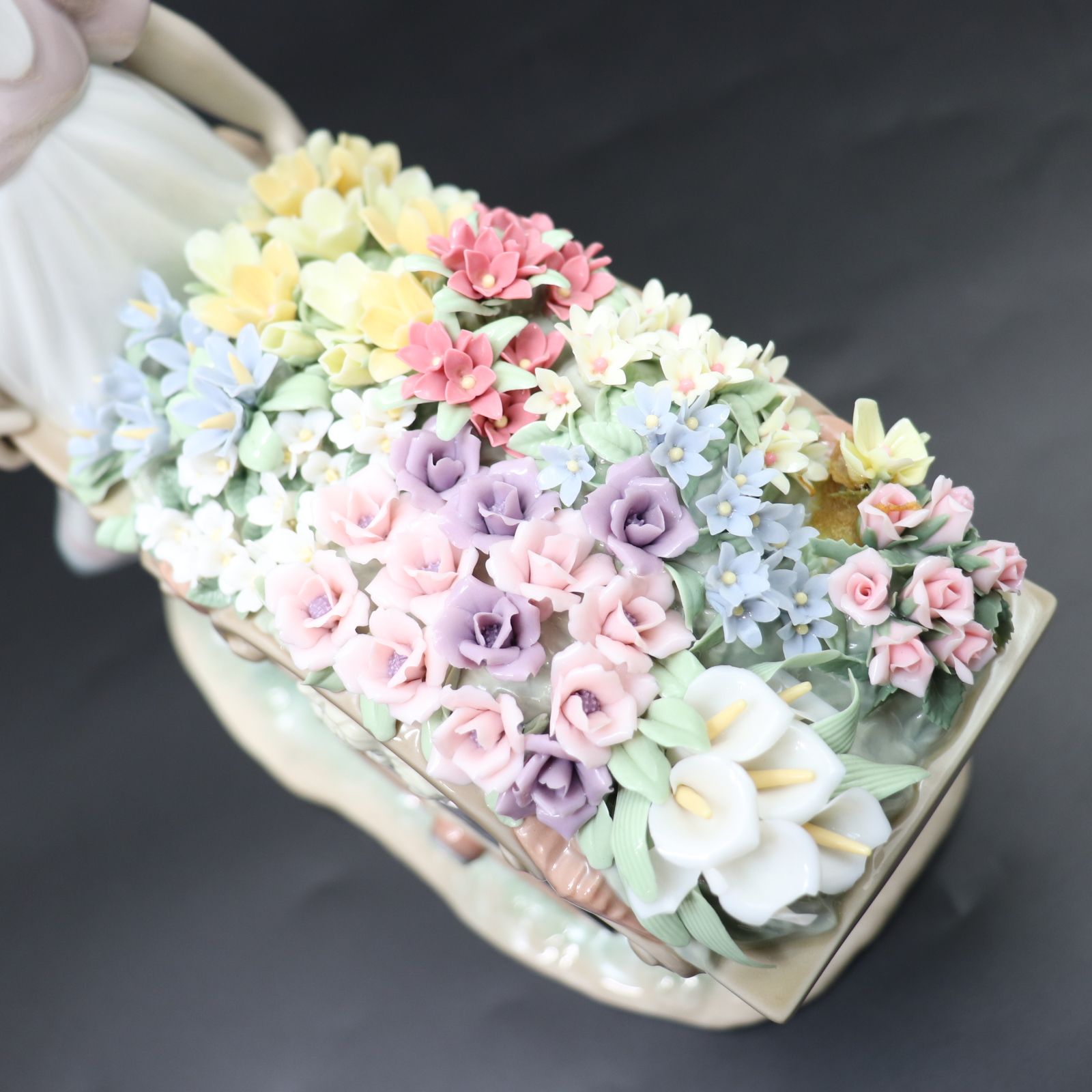ITYE9VA3REIC リヤドロ 6521 可愛いお花屋さん 少女 女の子 お花 