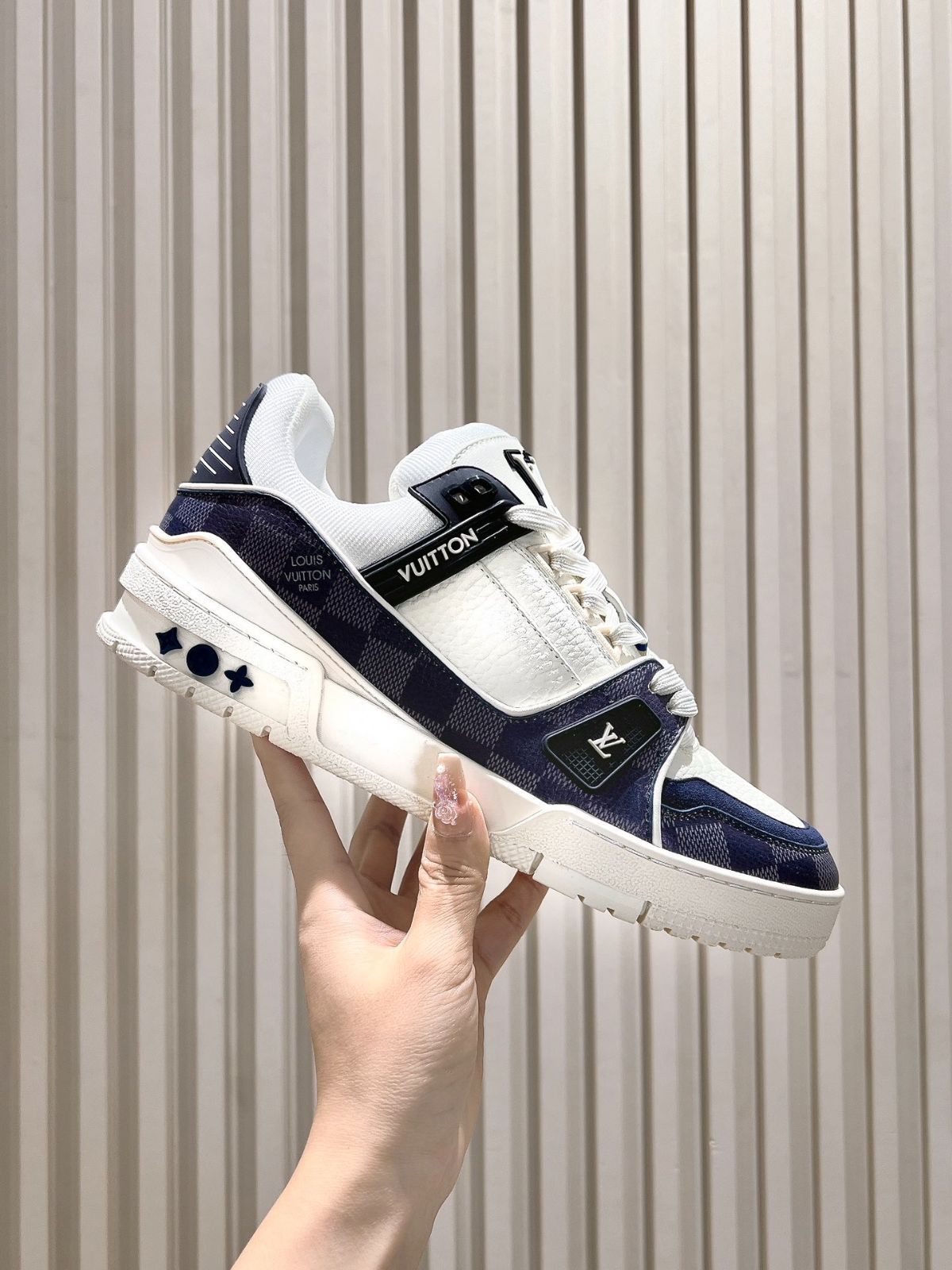 ルイヴィトンLOUIS VUITTON Trainer LV メンズカジュアルシューズ ホワイトブルー【並行輸入品】