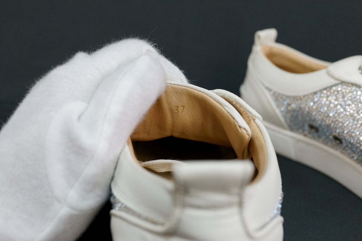  Christian Louboutin クリスチャン ルブタン Louis Junior Strass ルイス ジュニア ストラス ローカット スニーカー ホワイト 約24 cm スニーカー 靴