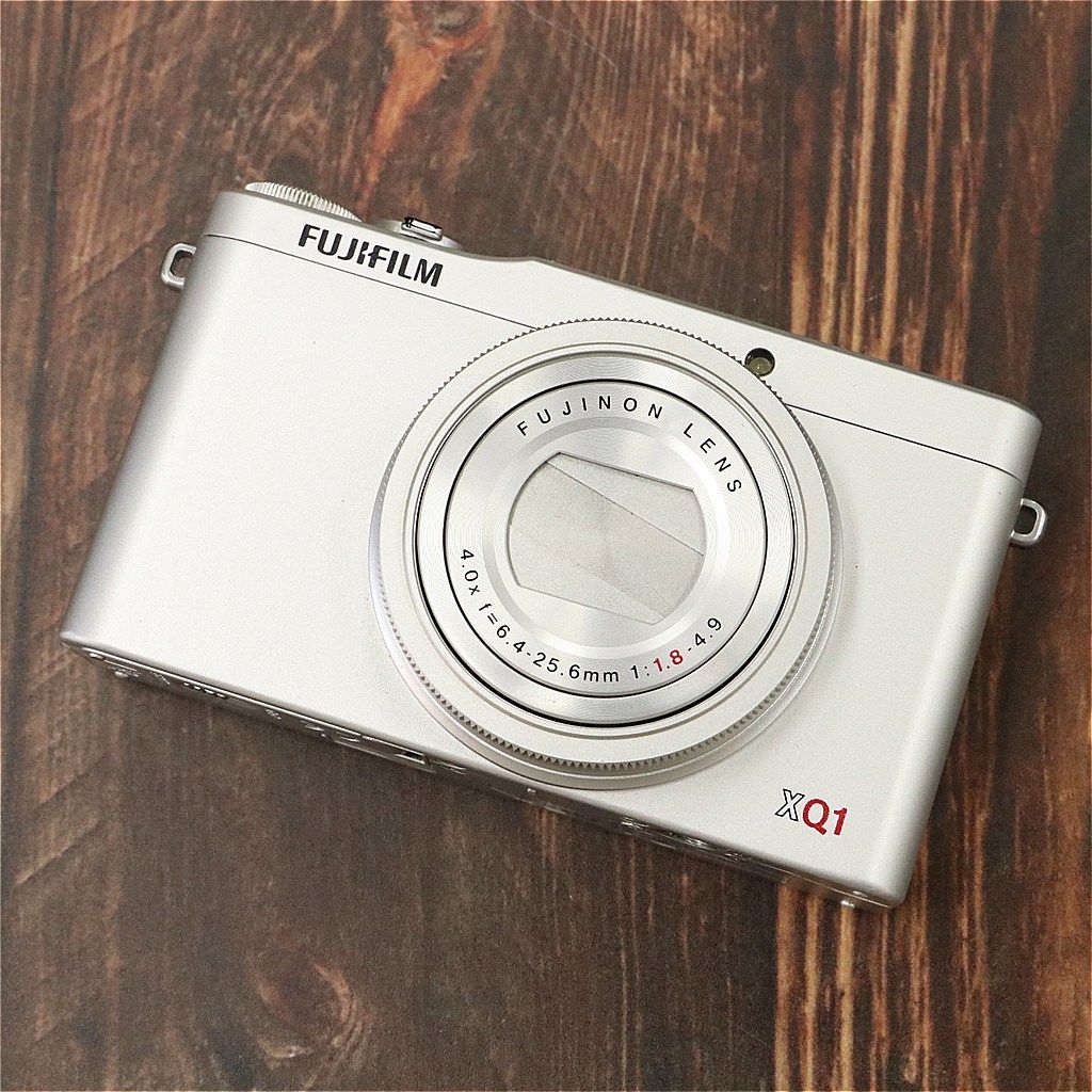 極上品】 Fujifilm XQ1 シルバー #5756 - メルカリ