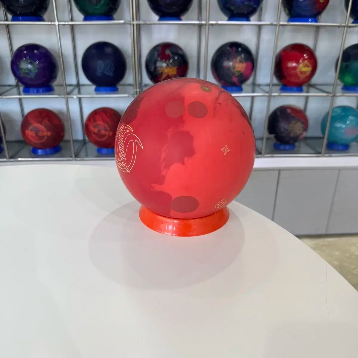 Attention レッドパール　ボウリングボール ATTENTION RED PEARL(アテンションレッドパール）をレビューし