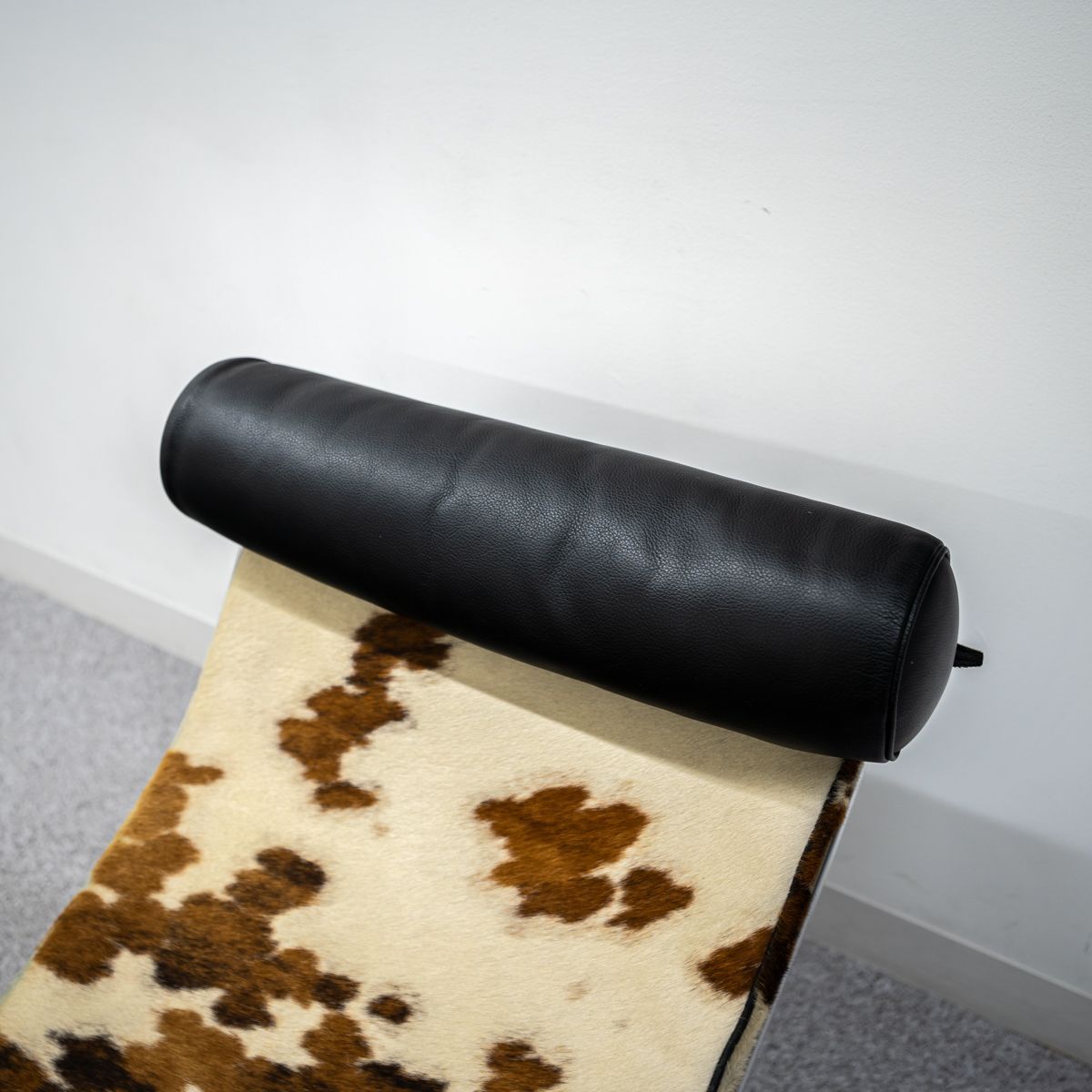 品 Cassina カッシーナ 4 CHAISE LONGUE A REGLAGE CONTINU DURABLE シェーズロング ア レグラージュ コンティニュ デュラーブル LC4 ル コルビュジエ 定価133万 MARWIL-DEMENAGEMENTS_CH