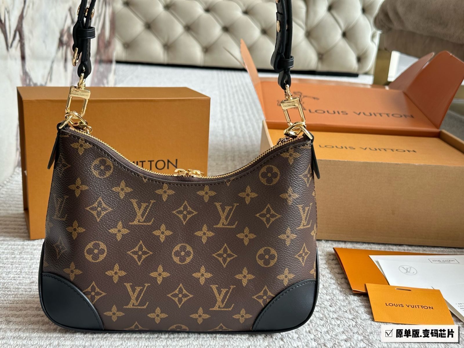 今日特価】Louis Vuitton Monogram Half Moon Bag ハーフムーン