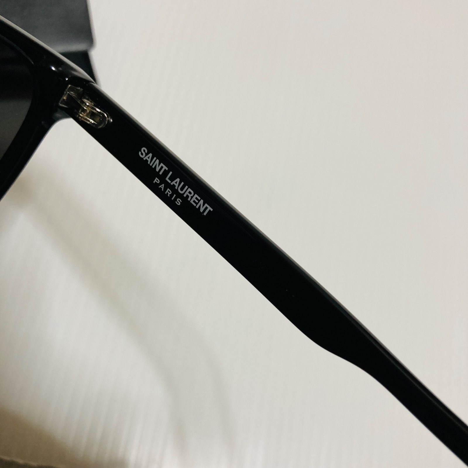 極美品 SAINT LAURENT 正規品 スクエア ケース付 - メルカリ