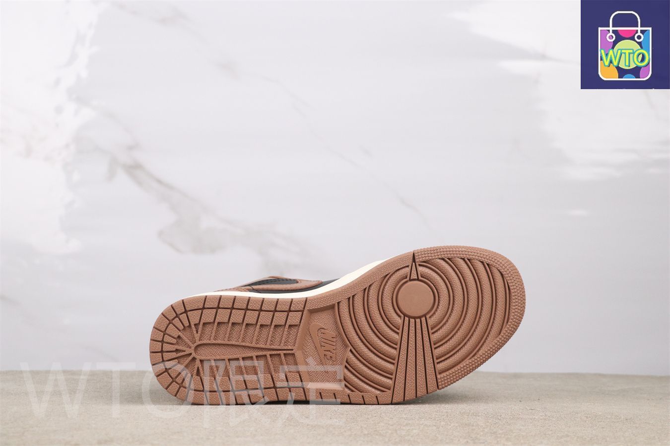 DC0774-021 エアジョーダン