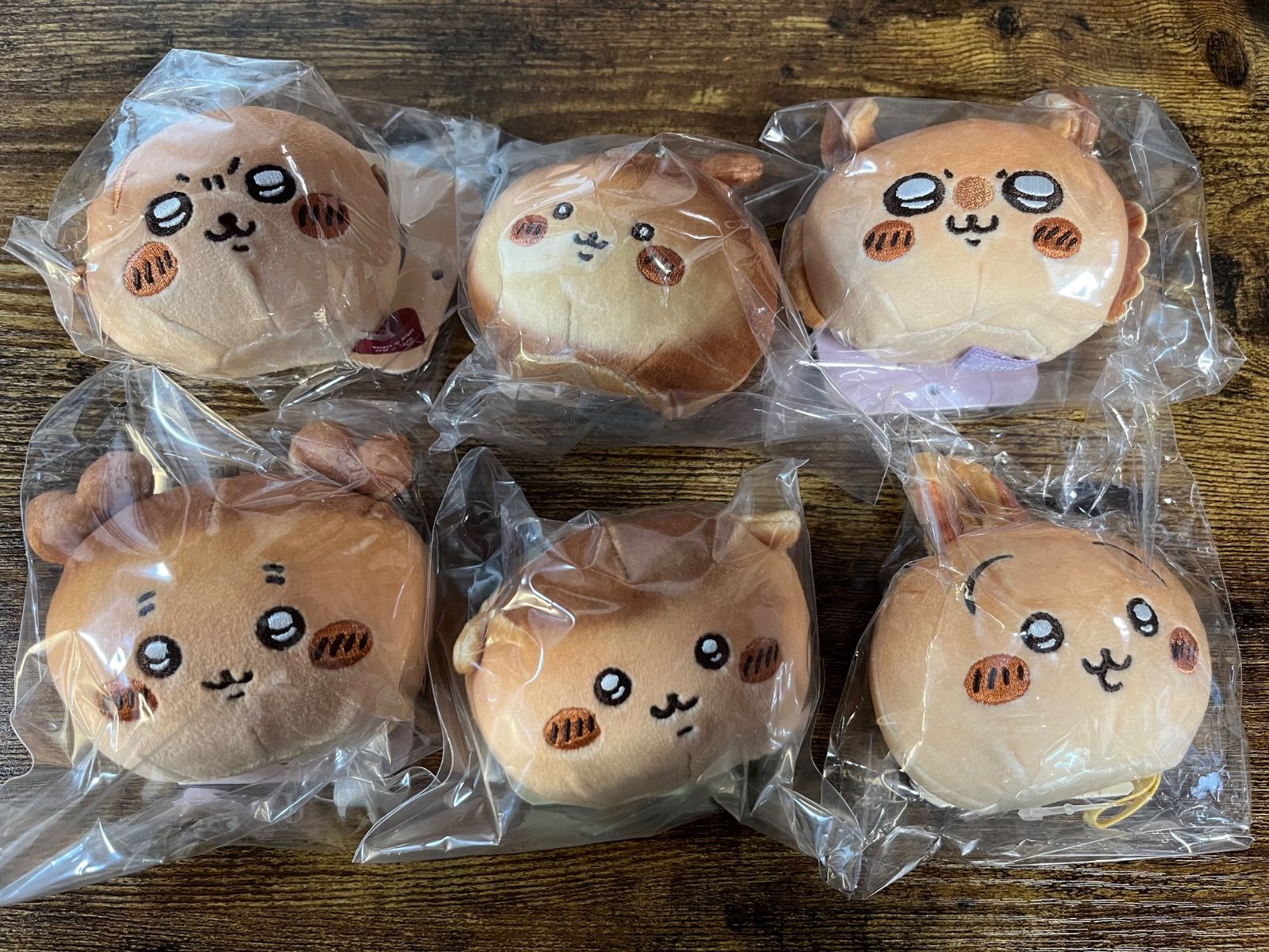 ちいかわベーカリー ラッコ カブトムシ モモンガ 古本屋 くり