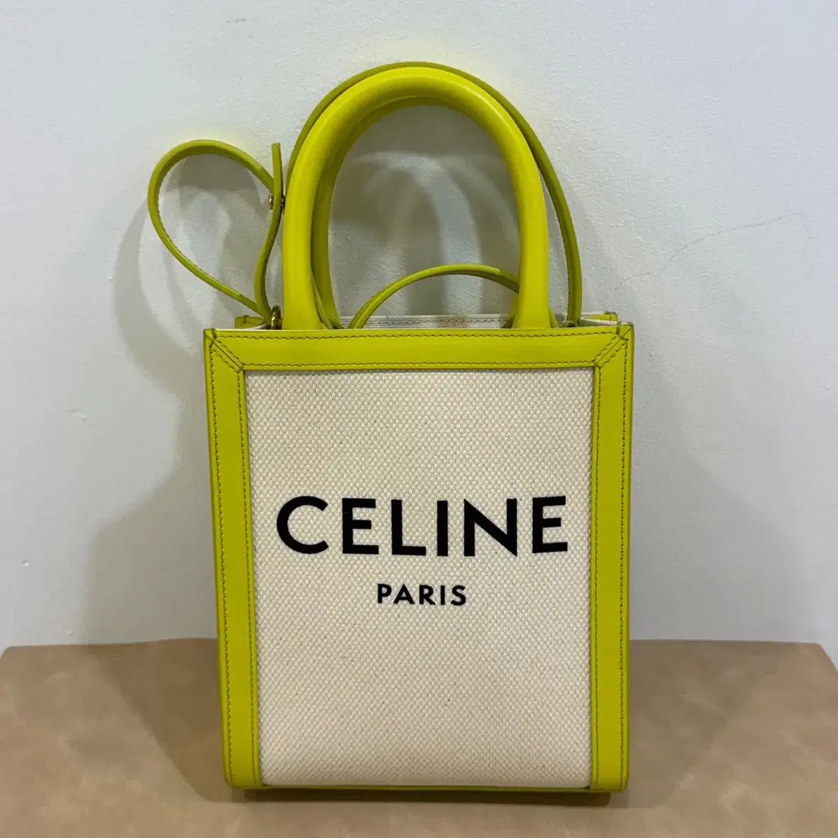 Celine セリーヌ バーティカル キャビス ミニ 黄色 グリーン