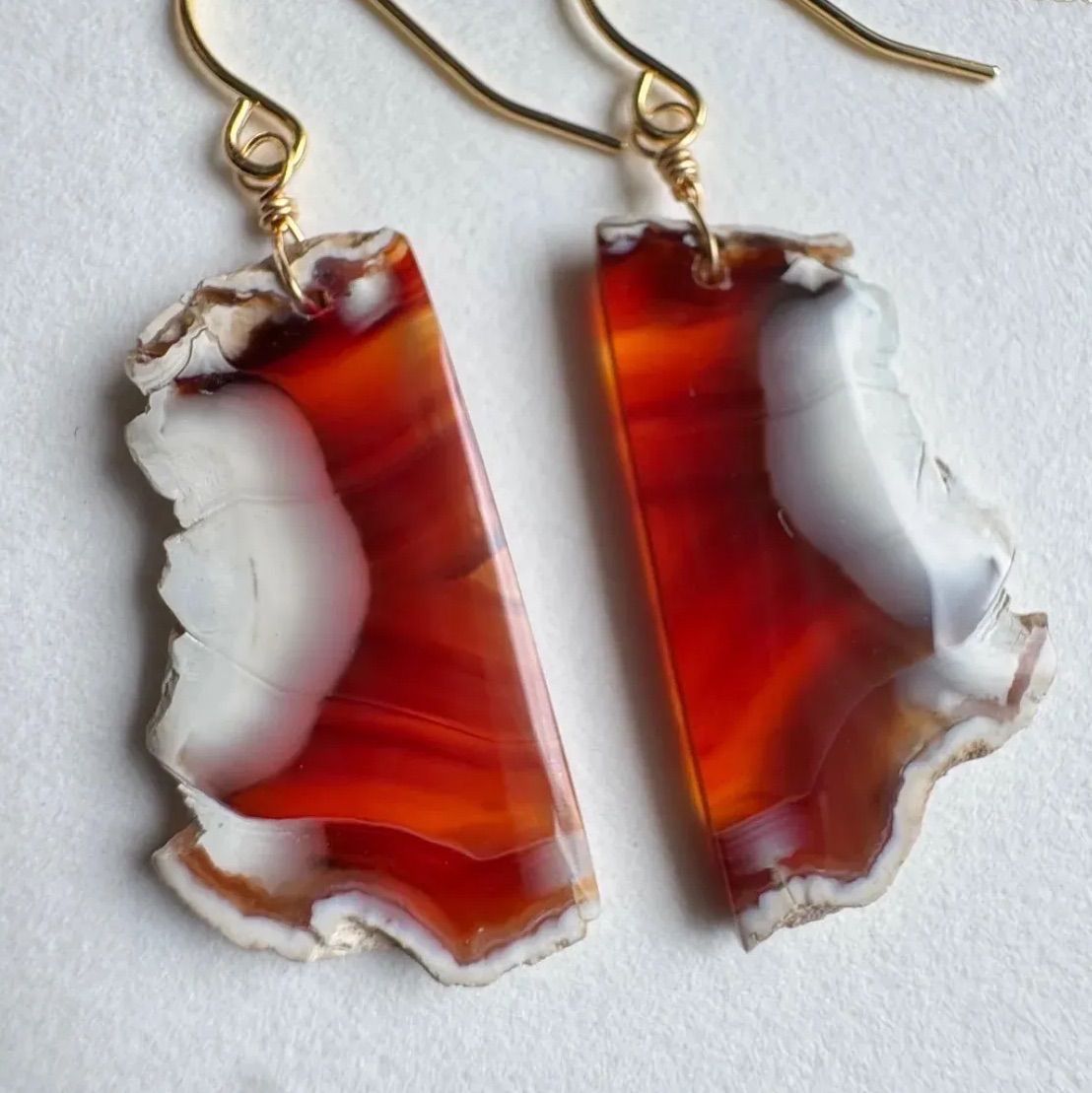 14kgfカーネリアンアゲートカービングピアス/イヤリング