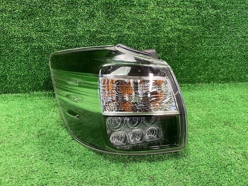 中古 純正 ウィッシュ DBA-ZGE25W 左フィニッシャーランプ イチコー 68