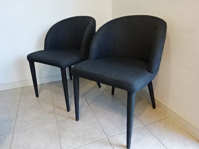 HOLD chair