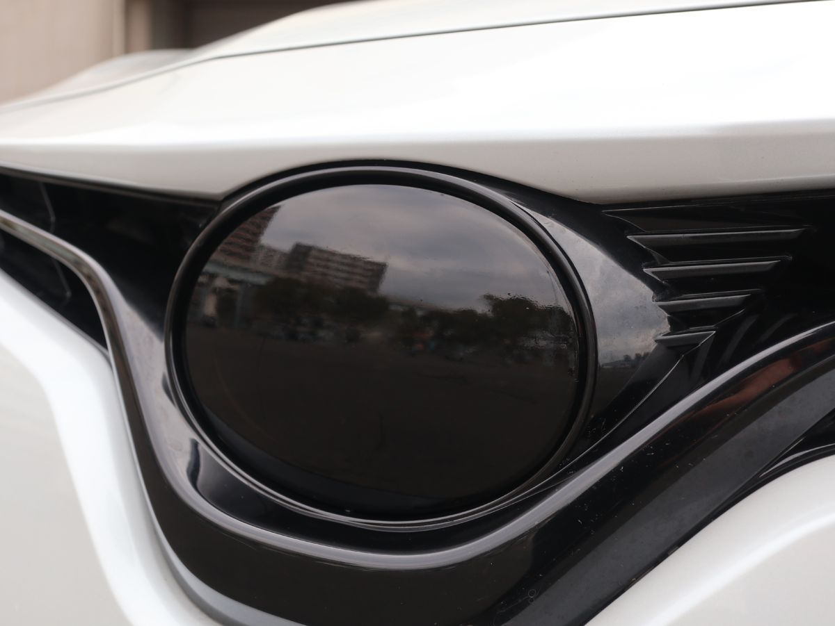 Tint+カット済みエンブレム スモークフィルム(ブラックスモーク5％) カムリ 70 AXVA70/AXVA75/AXVH70/AXVH75