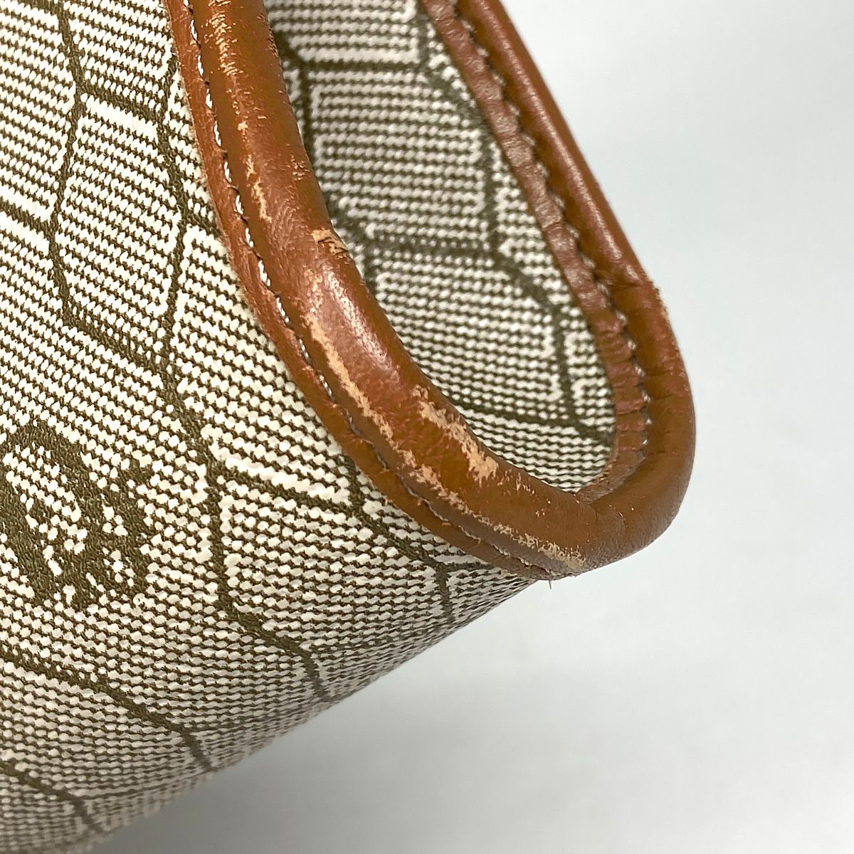 クリスチャンディオール Christian Dior ハニカム柄 チェーン