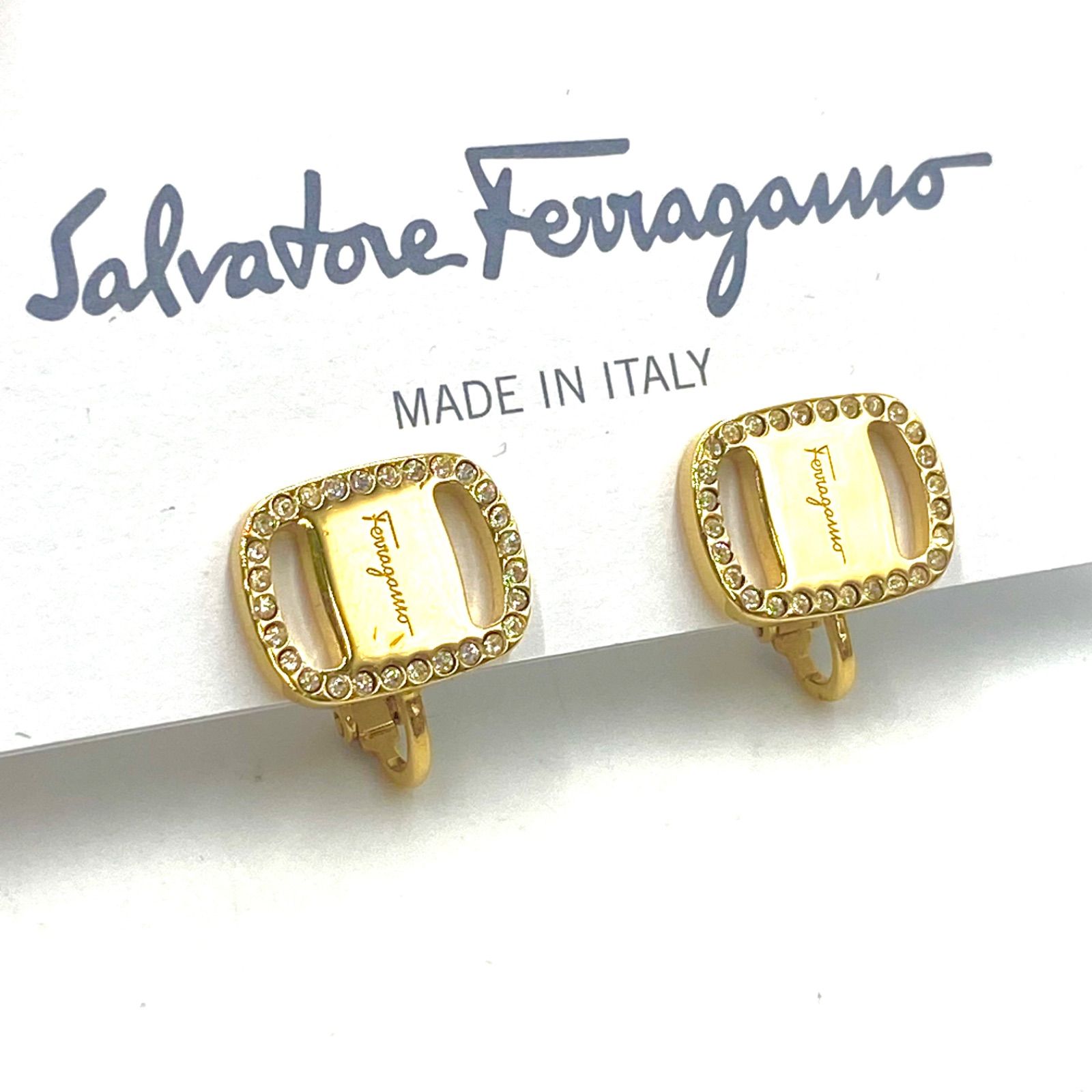 上 Salvatore Ferragamo サルヴァトーレフェラガモ イヤリング 両耳 ガンチーニ ゴールド ライトストーン