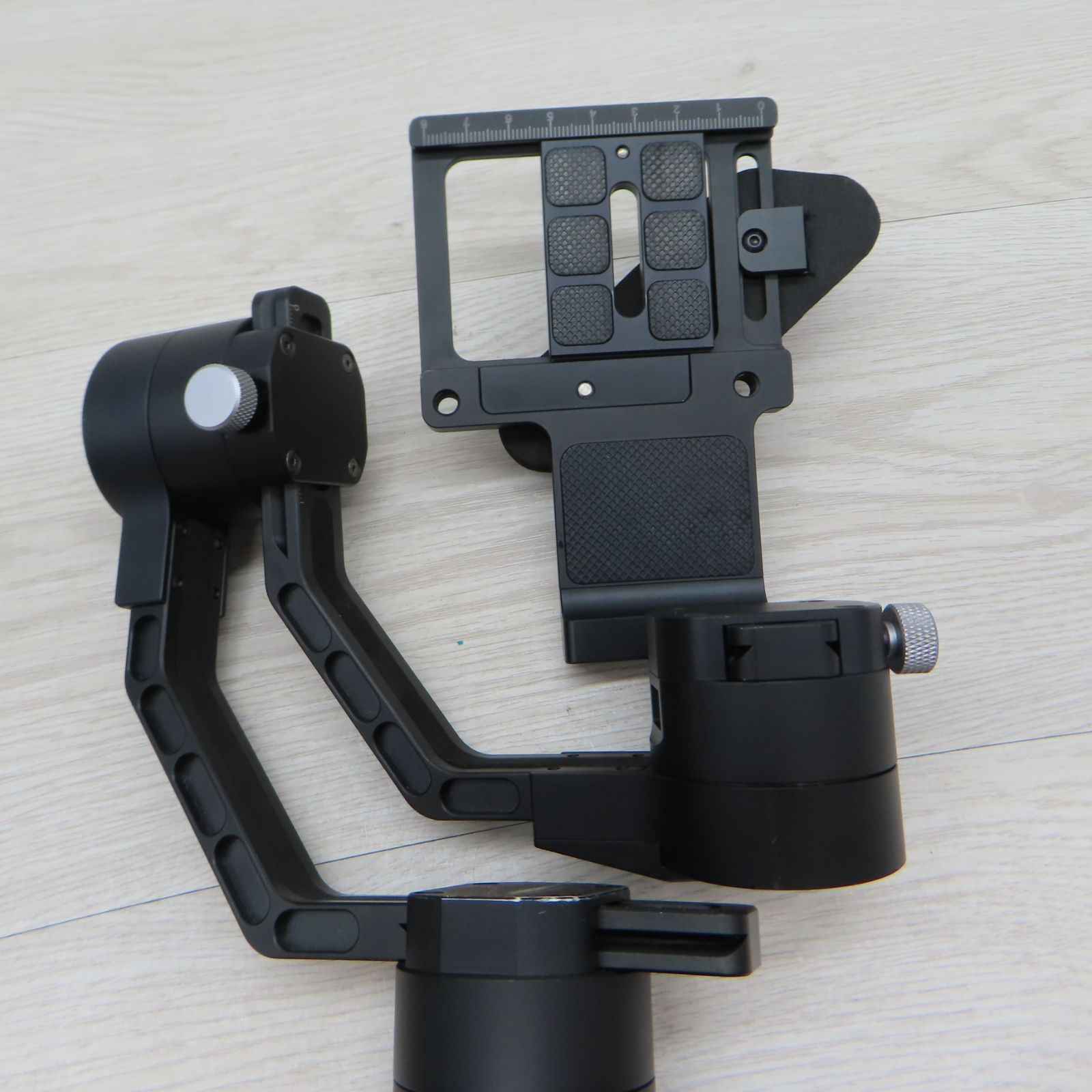 Zhiyun カメラスタビライザー
