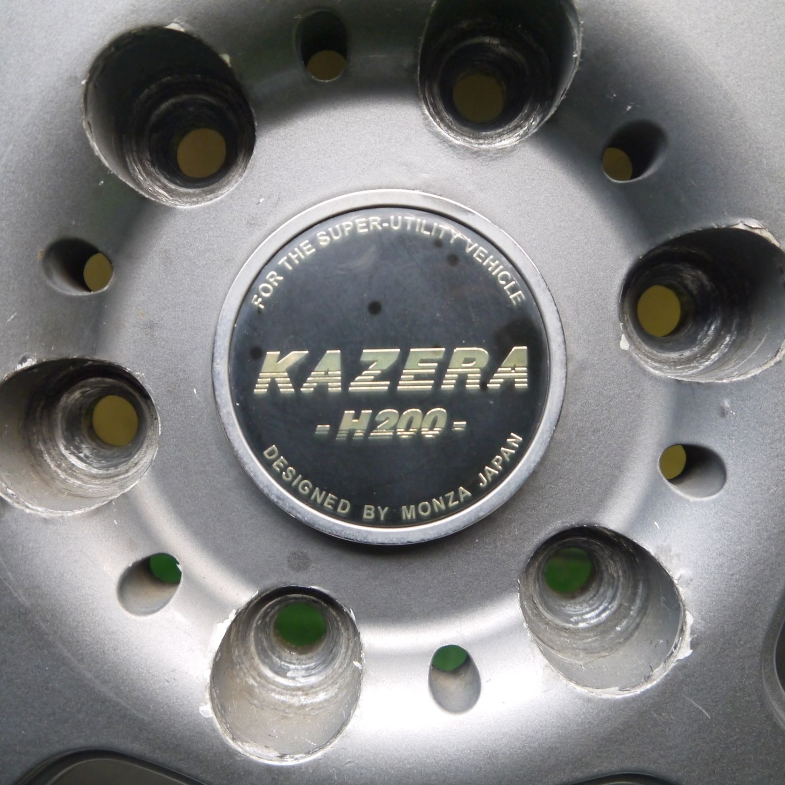 4本価格！22年☆ハイエース 等 スタッドレス 195/80R15 107/105L 