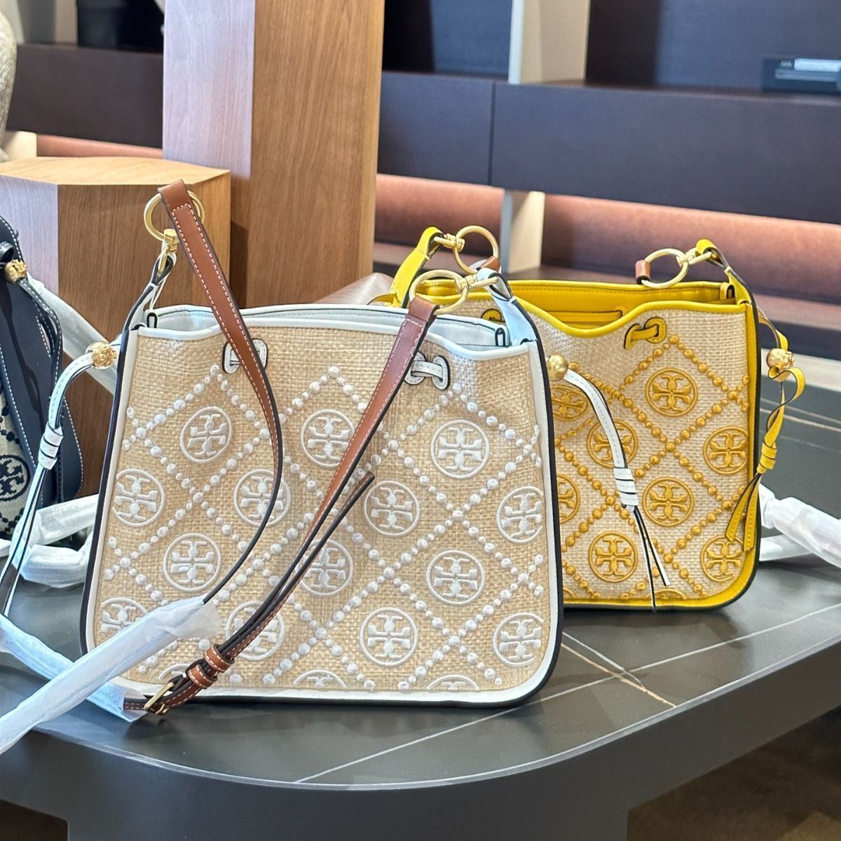 トリーバーチ TORY BURCH Tモノグラム ラフィア クレッセントバッグ ショルダーバッグ 肩掛け バッグ レディース 並行輸入品 P1194  - メルカリ