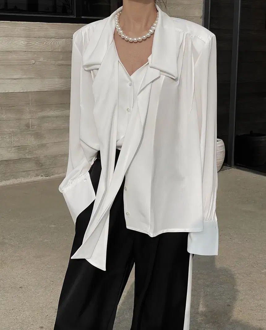 タイ ブラウス シルク シャツ オフィス ゲストルック