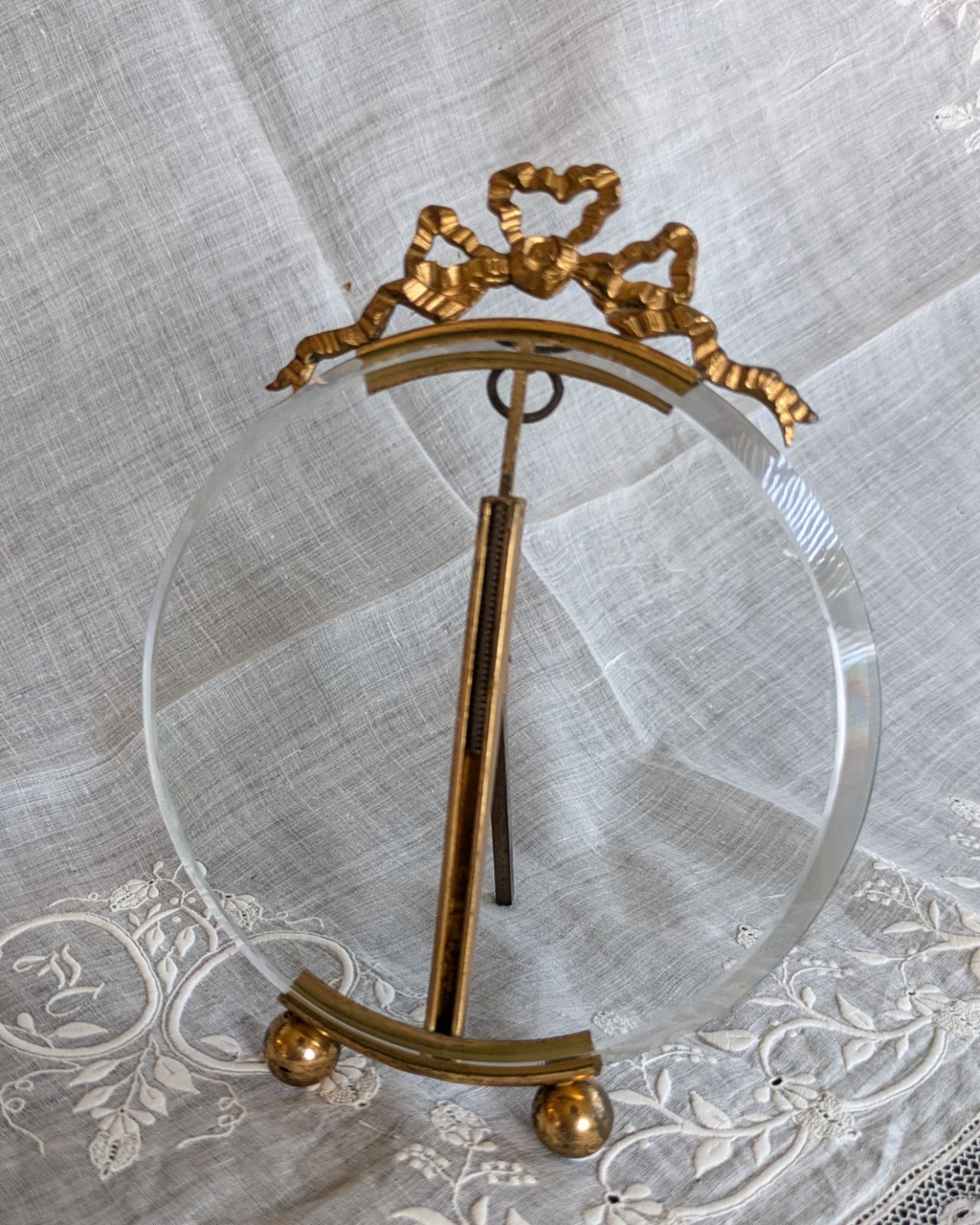 フランス 最新 アンティーク リボン バベルガラス フォトスタンド 写真