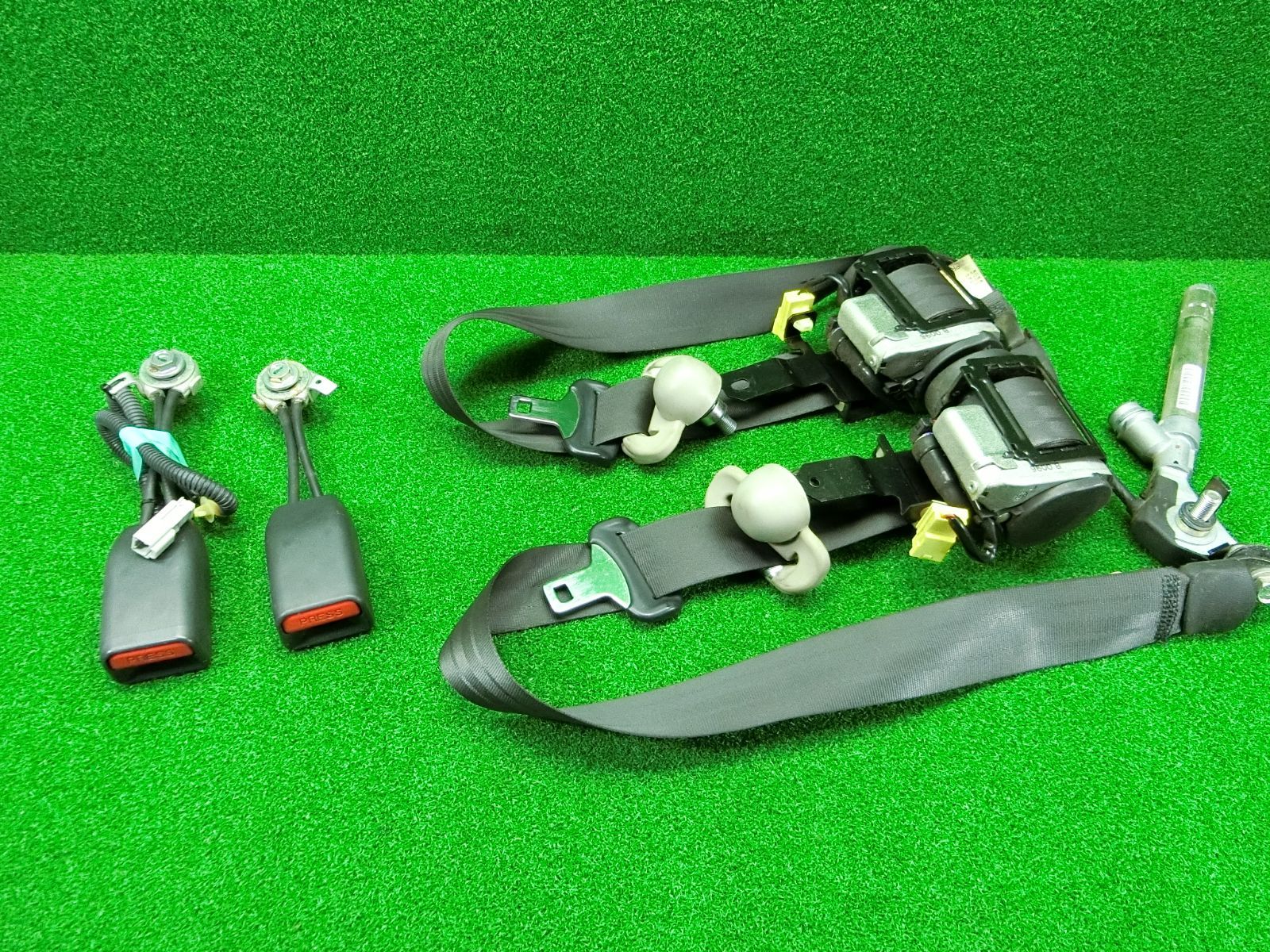 K7755 ライフ JB5 後期 フロント シートベルト 左右セット キャッチ 6089401 6089402