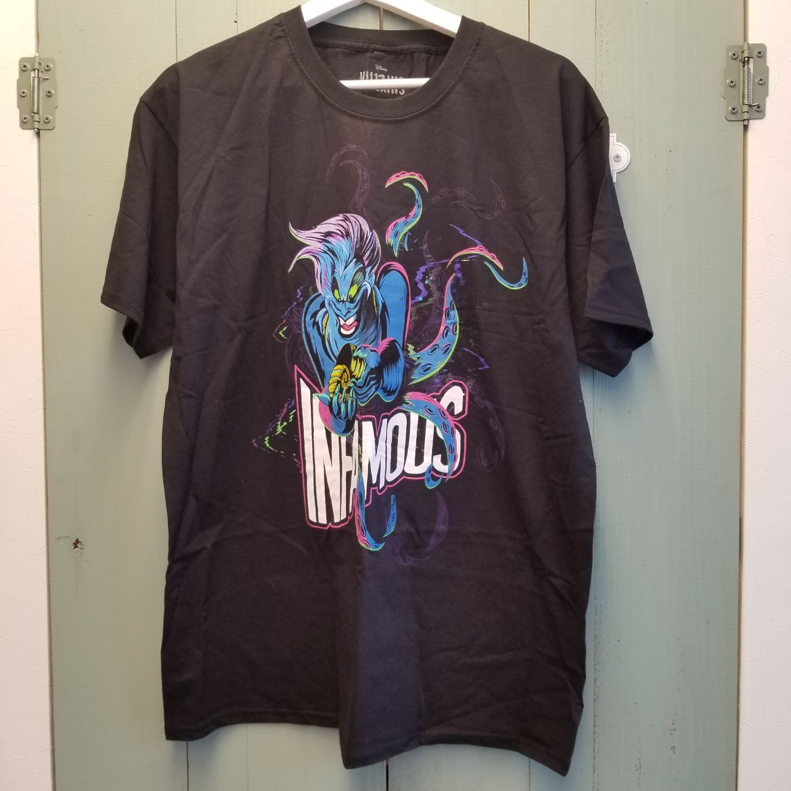 ディズニー ヴィランズVillains アースラ Tシャツ - メルカリ