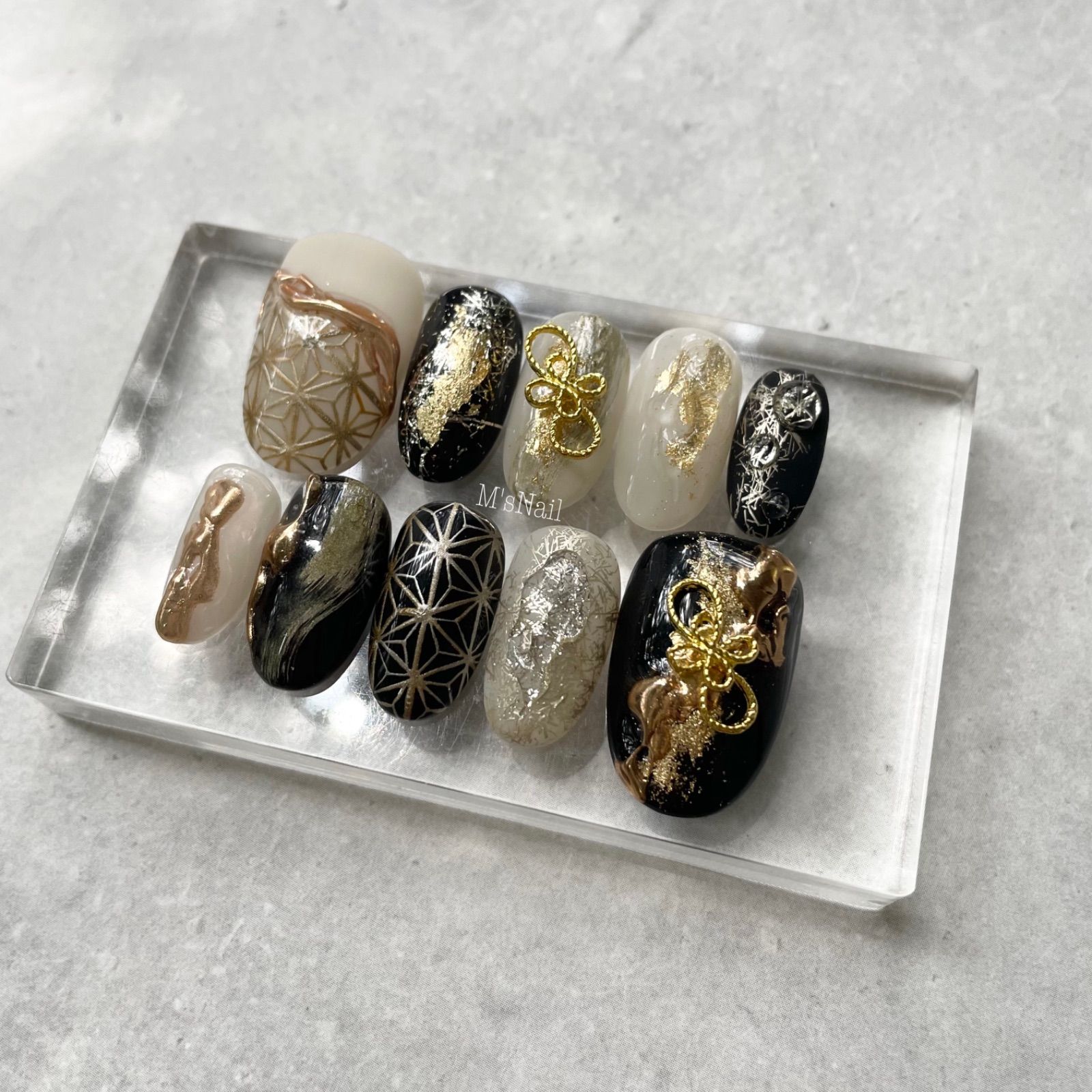 ネイルチップ ニュアンス 黒 成人式