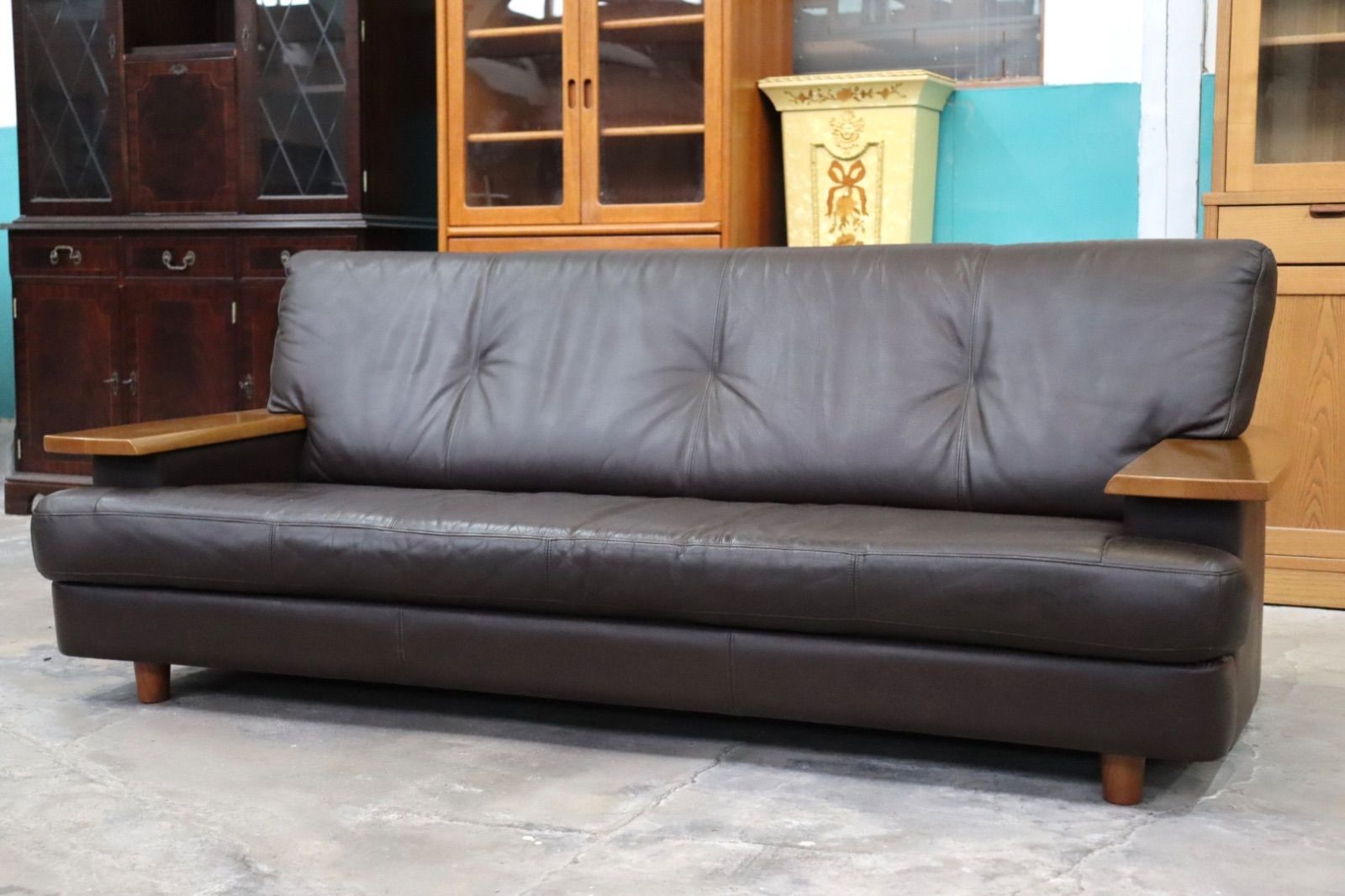 GMIK557B○karimoku | カリモク ZU4023 3人掛けソファ トリプルソファ 長椅子 本革 応接 モダン 国産家具