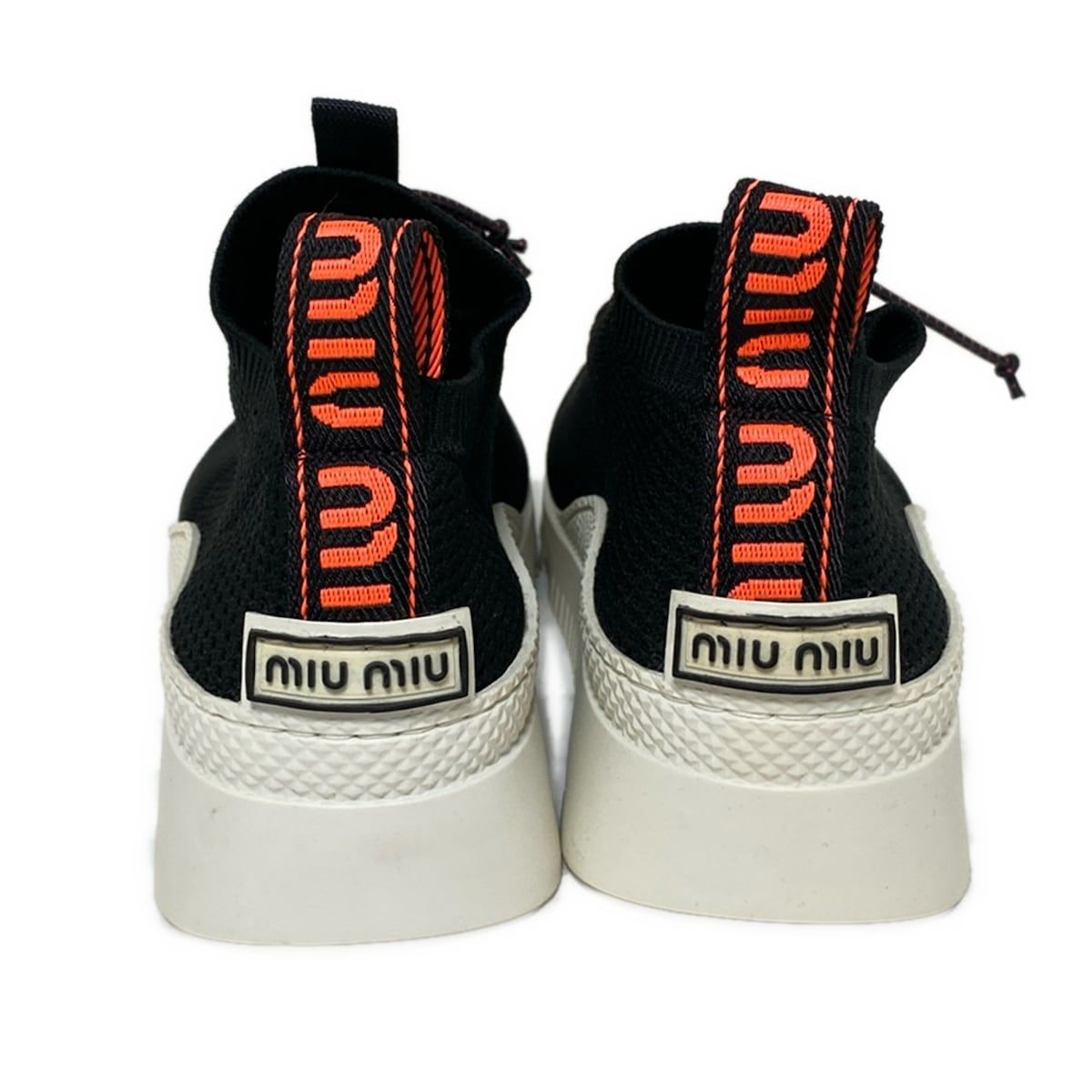 ミ miumiu(ミュウミュウ) スニーカー 36 レディース - 黒×白×ピンク