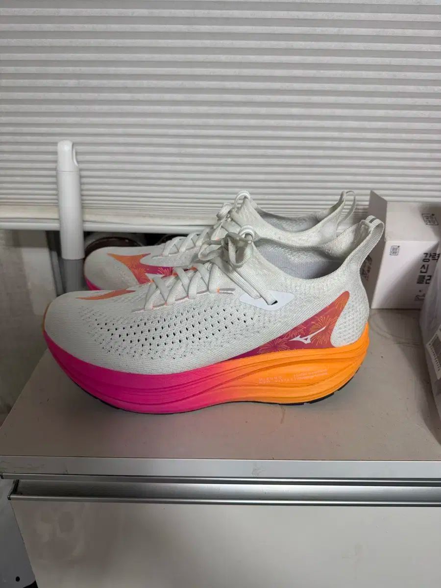 Mizuno ミズノ ネオビスタ 2 ホワイトピンク 260 サイズ 販売