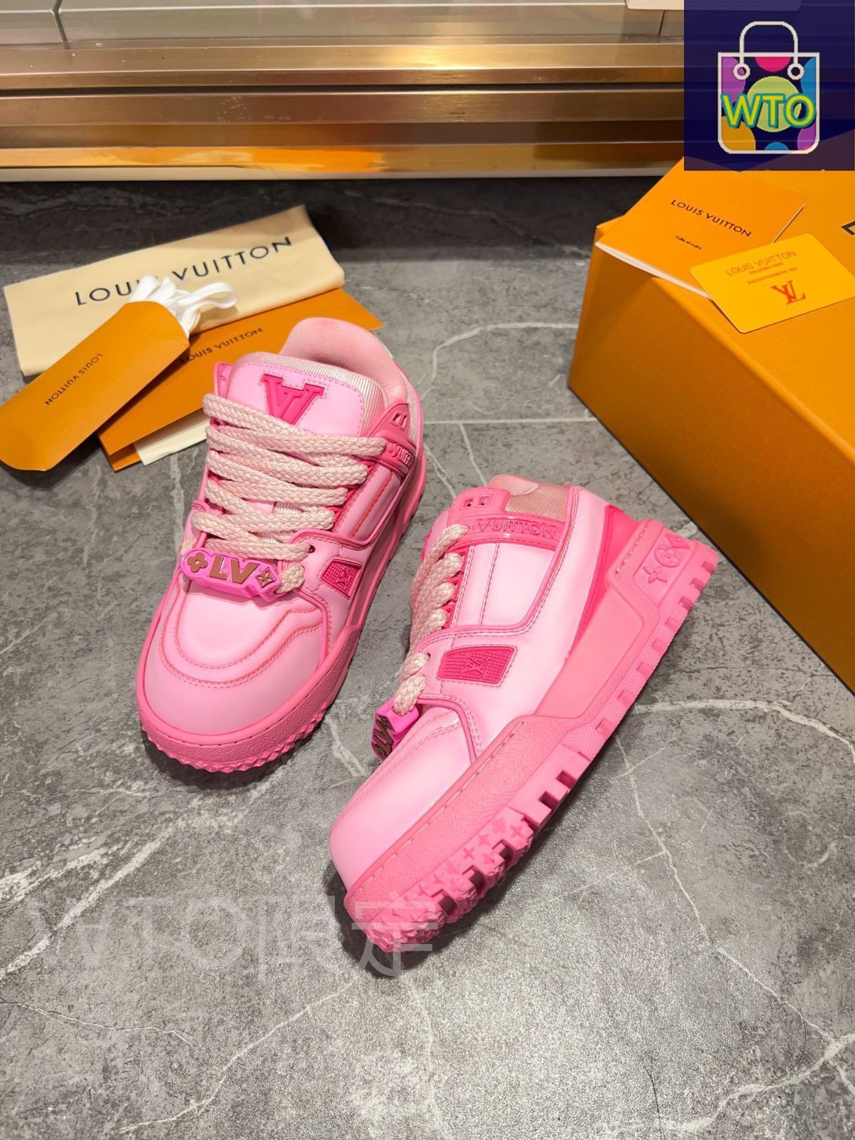 新品未使用✨LOUIS VUITTONフラットシューズ✨34.5 LOUIS VUITTON スニーカー フラットシューズ メンズシューズ