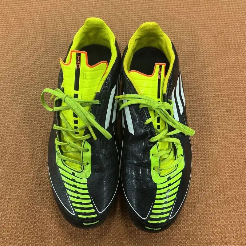 adidas(アディダス) F30 TRX HG サッカーシューズ スニーカー