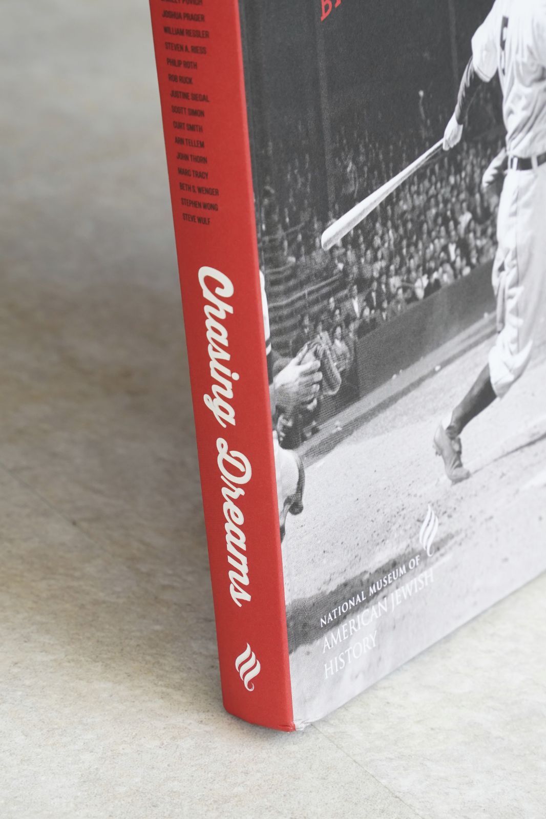 洋書 大型写真集『Chasing Dreams: Baseball u0026 Becoming American』Josh Perelman編集 MLB イチロー／ジャッキー・ロビンソン収録 ハードカバー Baseball Dreams: Becoming コダクロームで撮った1950 Art Jewish