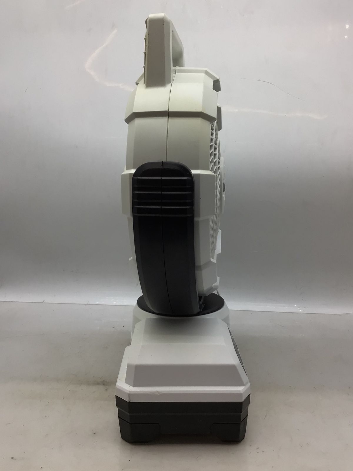 14.4v充電式ファン本体のみ白