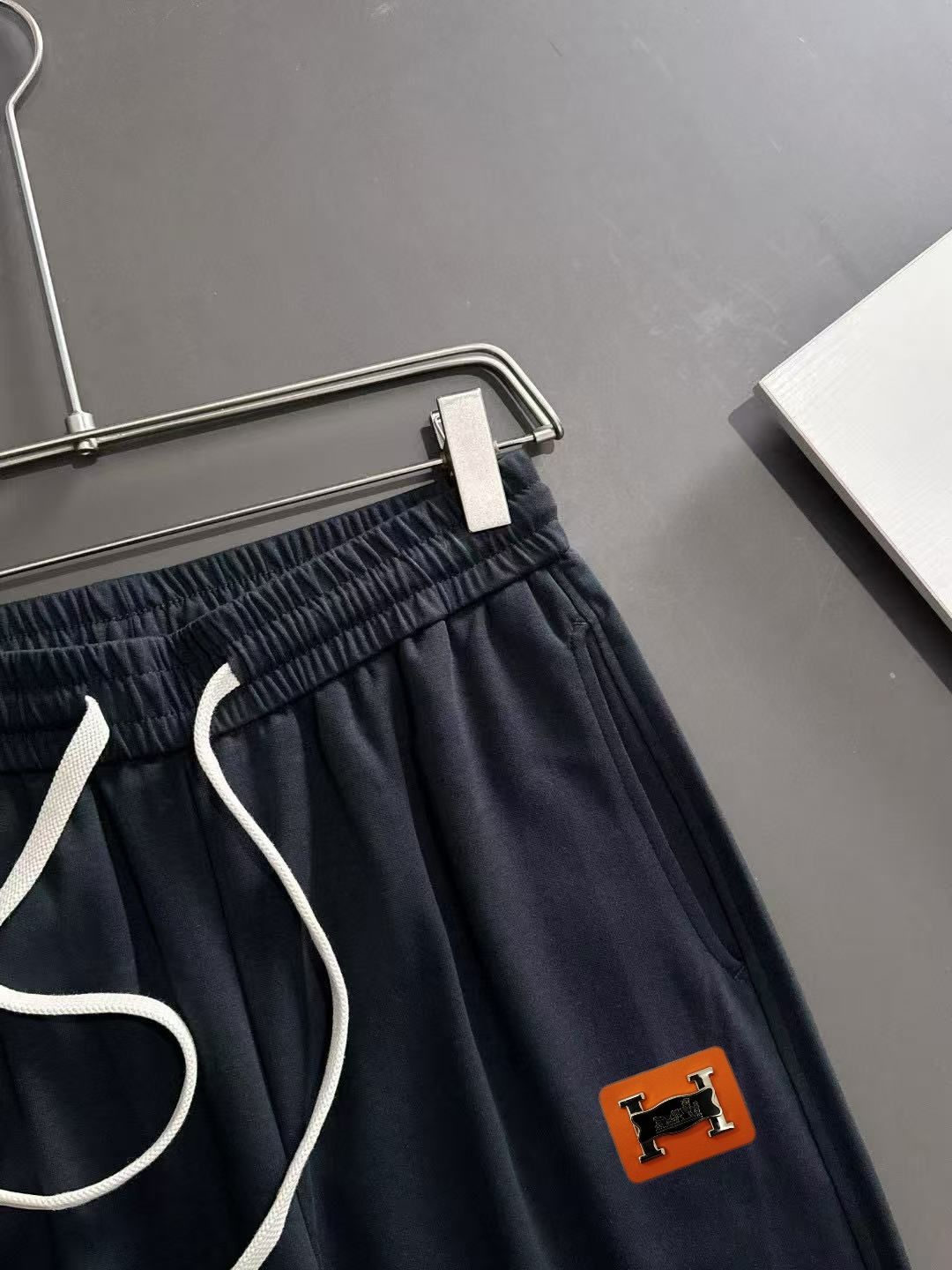 カジュアルパンツ