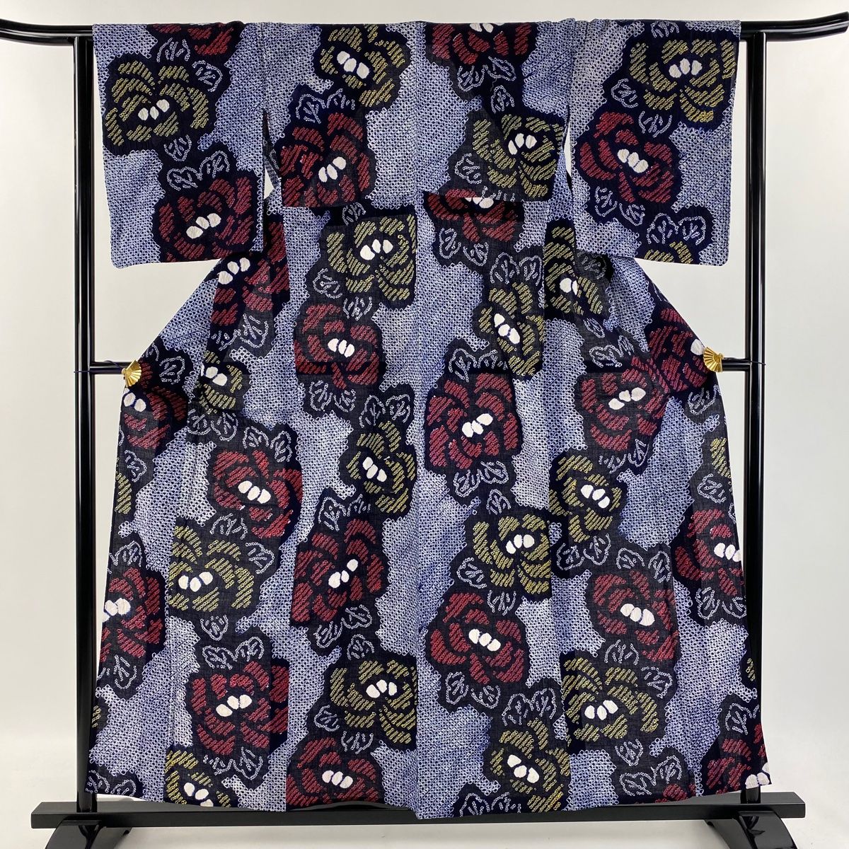 絞り浴衣　身丈164㎝ 裄 66㎝　正絹　お花 紫【中古】 浴衣 身丈158.5cm 裄丈62cm S 絞り浴衣 草花 紺色 綿 美品 名品