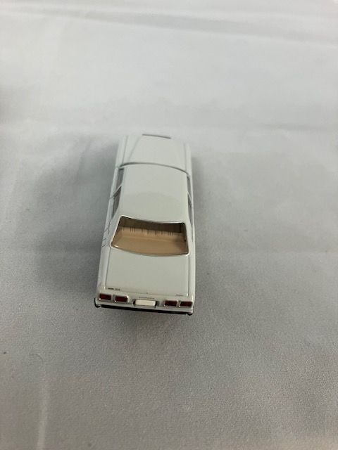 トミカ リミテッドヴィンテージネオ トヨタ クラウン 4ドア ピラード