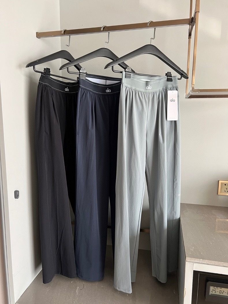 新品　Aloyoga　ヨガ　パンツ　トラウザー　グレー　Mサイズ　アローヨガ Alo Yoga パンツ ボトム トラウザー アローヨガ (ALO Yoga