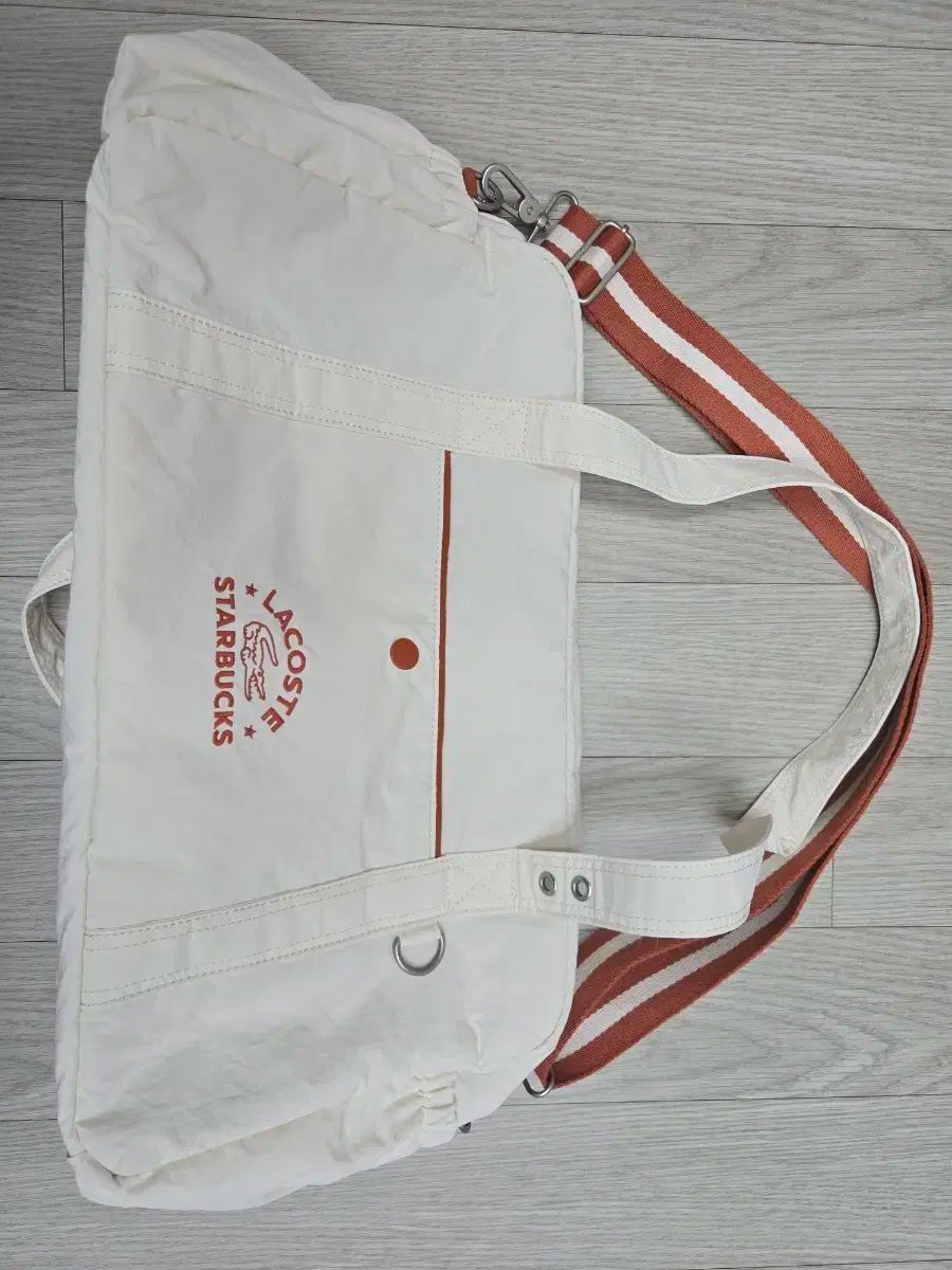 [韓国]STARBUCKS ＸLACOSTE ラコステ バッグ アイボリー Lacoste x STARBUCKS Korea 2025 Multiple Bag Green Ivory