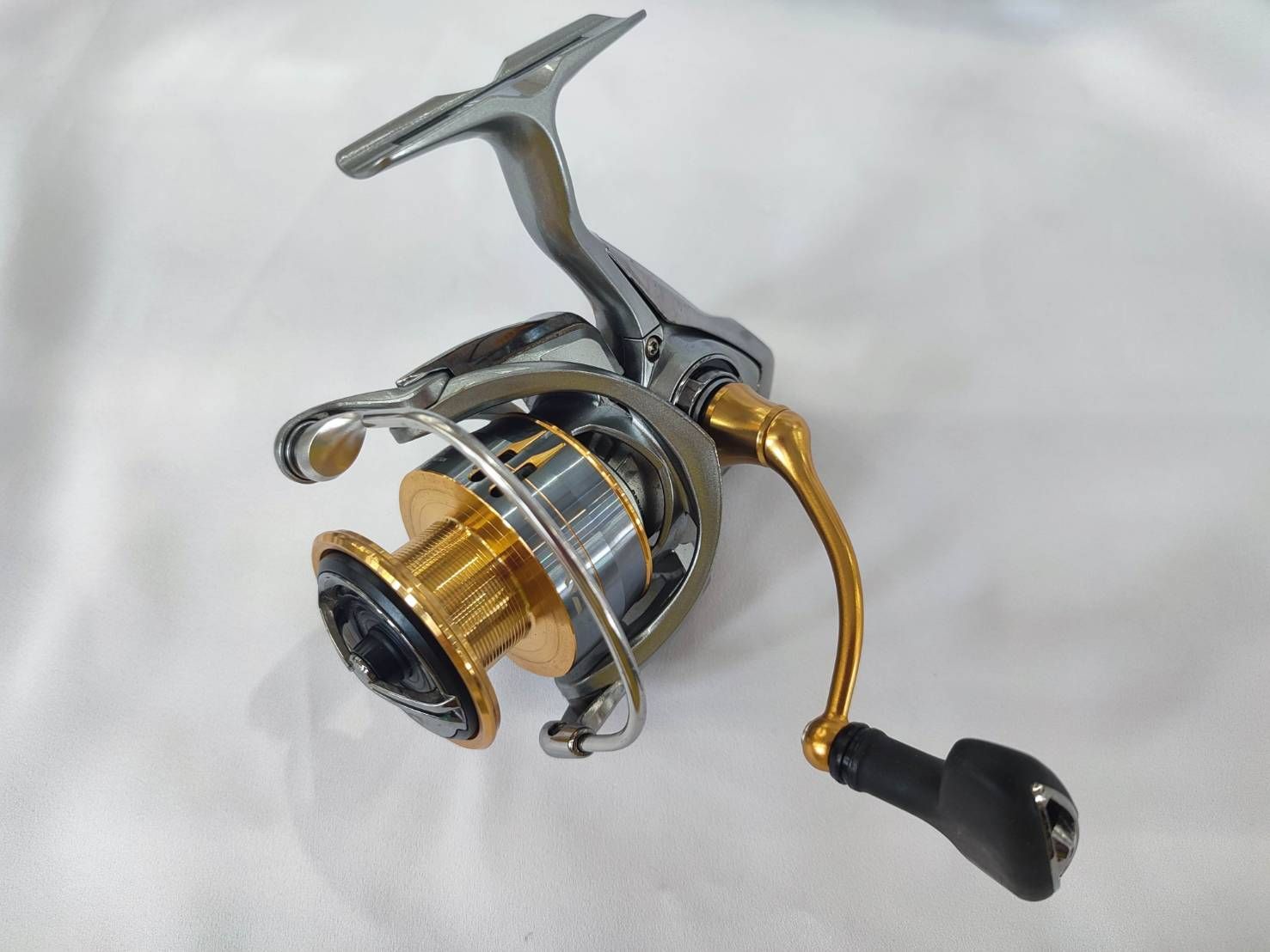 Daiwa FREAMS LT 3000D スピニングリール ダイワ フリームス LT3000 (リール) 価格比較 - 価格.com