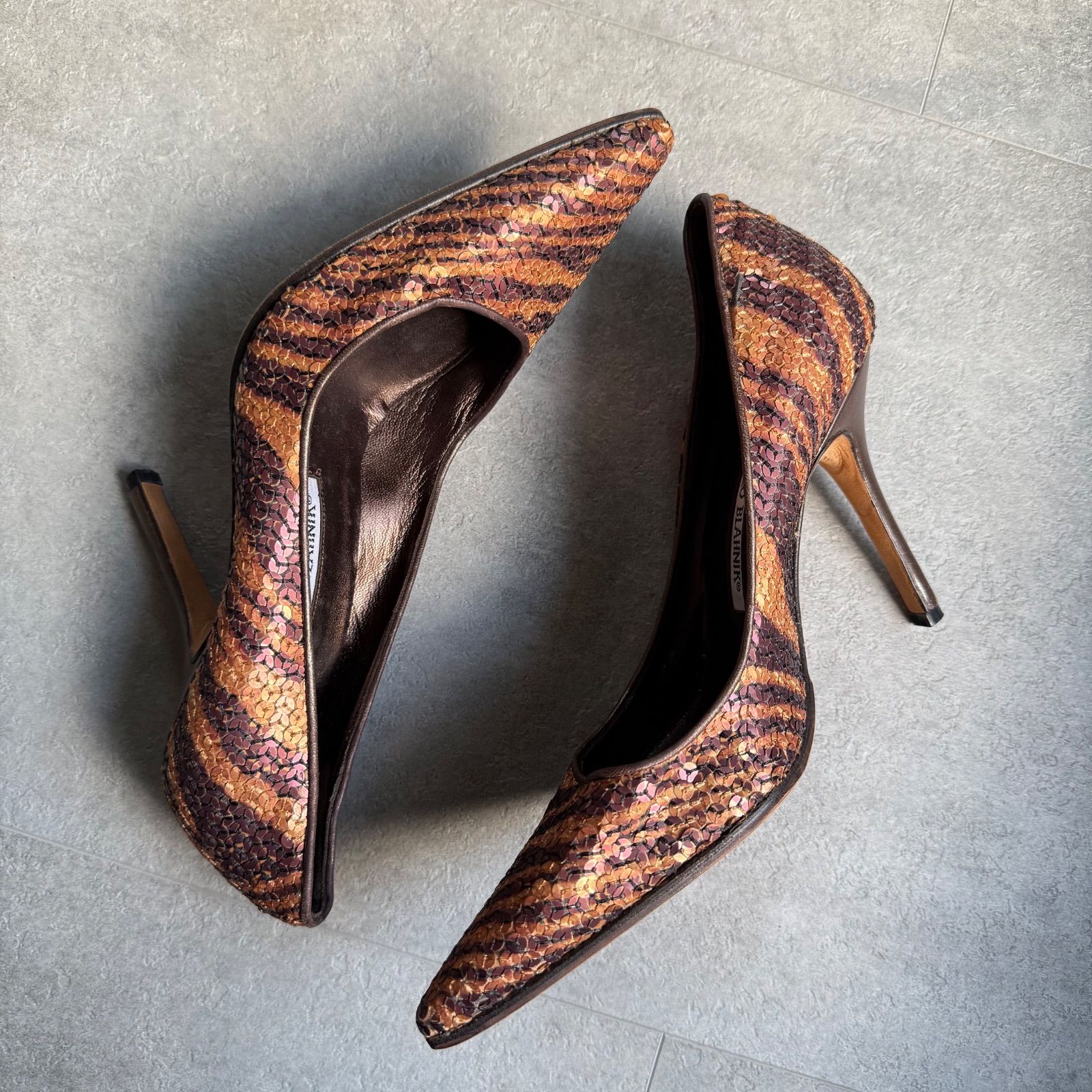 MANOLO BLAHNIK マノロブラニク パンプス CAROLYNE キャロライン MANOLO BLAHNIK マノロブラニク パンプス CAROLYNE キャロライン