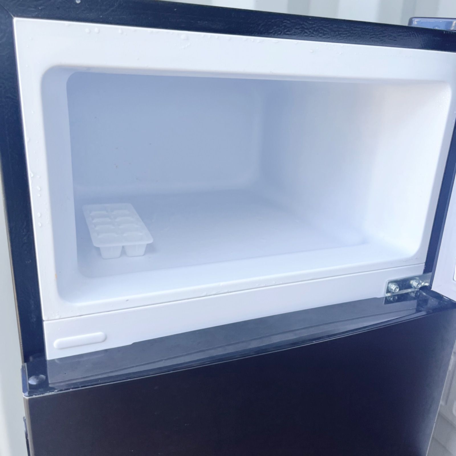 取付無料！コンパクト便利サイズ スタイリッシュダークシルバー冷蔵庫