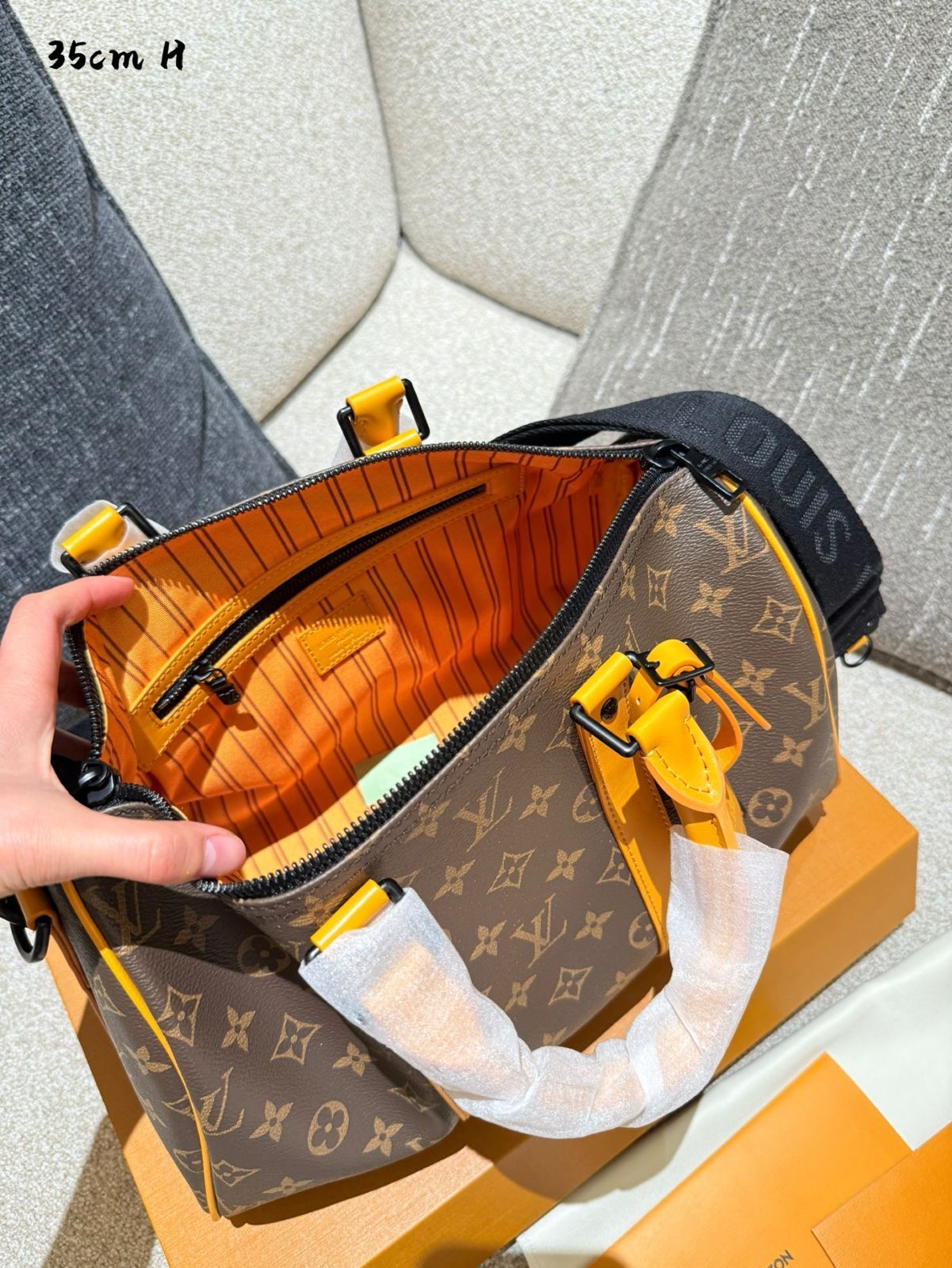 ルイ・ヴィトン(LOUIS VUITTON)ルイ・ヴィトン キーポルXS LVラバー