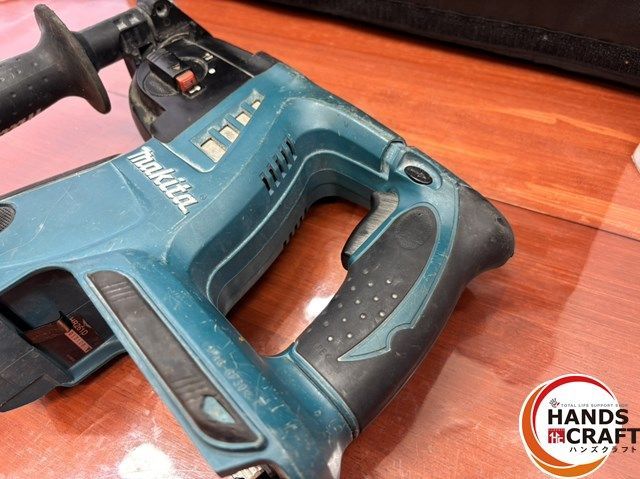 △【ジャンク】 完全不動 使用不可 makita マキタ HR261D 充電式 ハンマドリル 部品取り