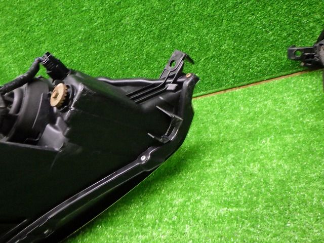 ヘッドライト 左右