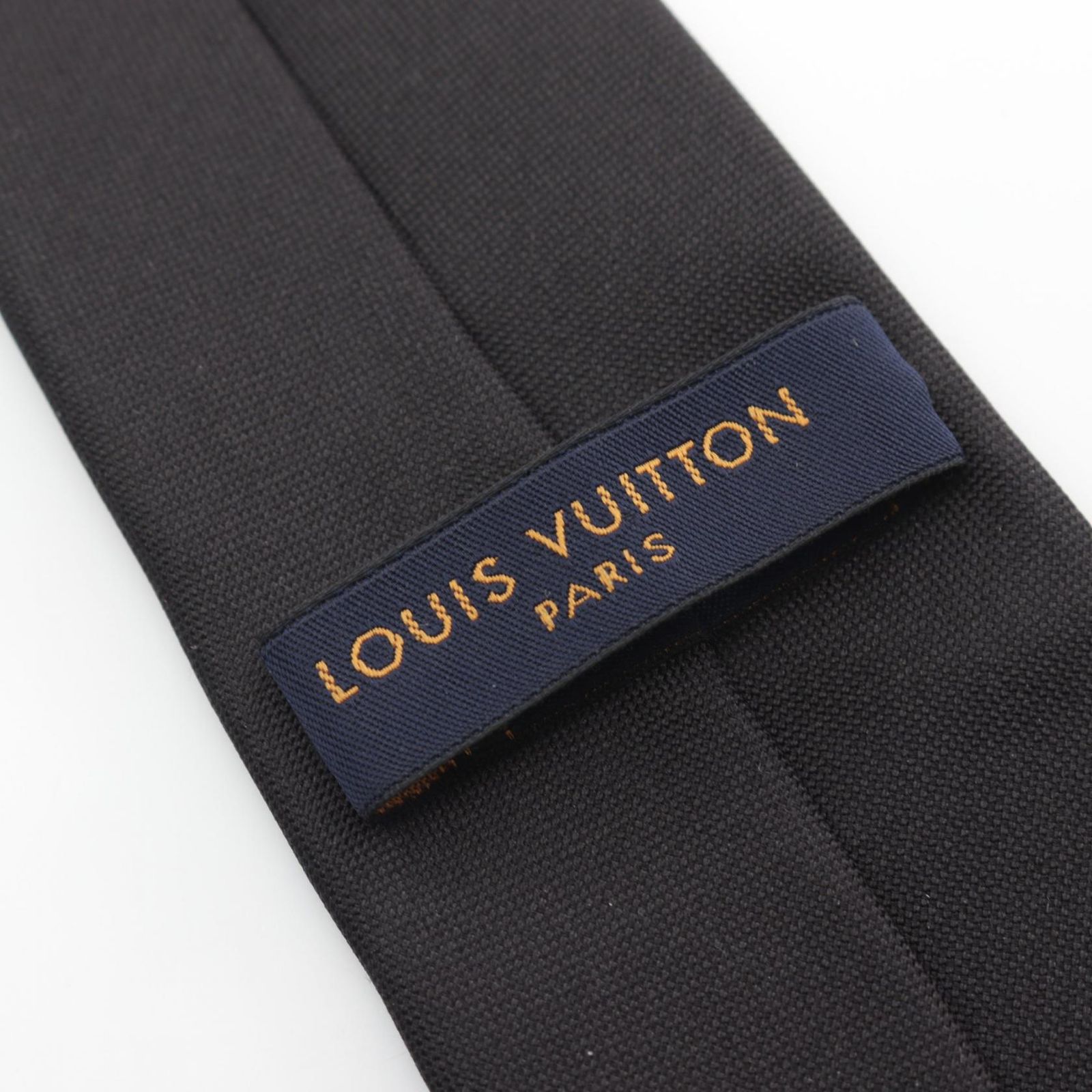 限定品　未使用　ルイヴィトン ネクタイ 黒 シルク ロゴ入り LOUIS VUITTON】【イタリア製】【LVロゴ】【無地】ルイヴィトン