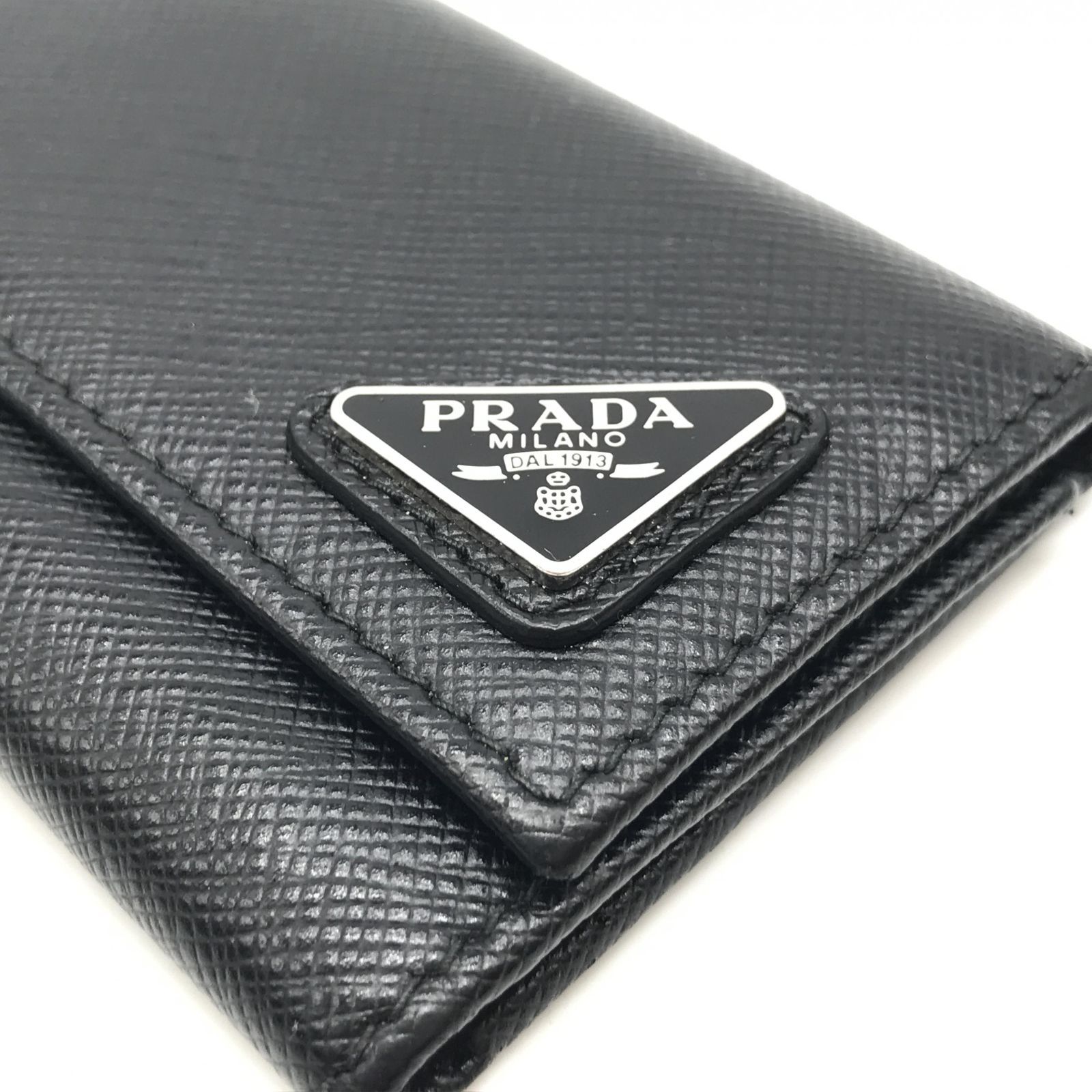 美品✨プラダ 6連キーケース トライアングルロゴ サフィアーノレザー 黒 三角 PRADA キーケース 6連キーケース サフィアーノトライアングル 三角
