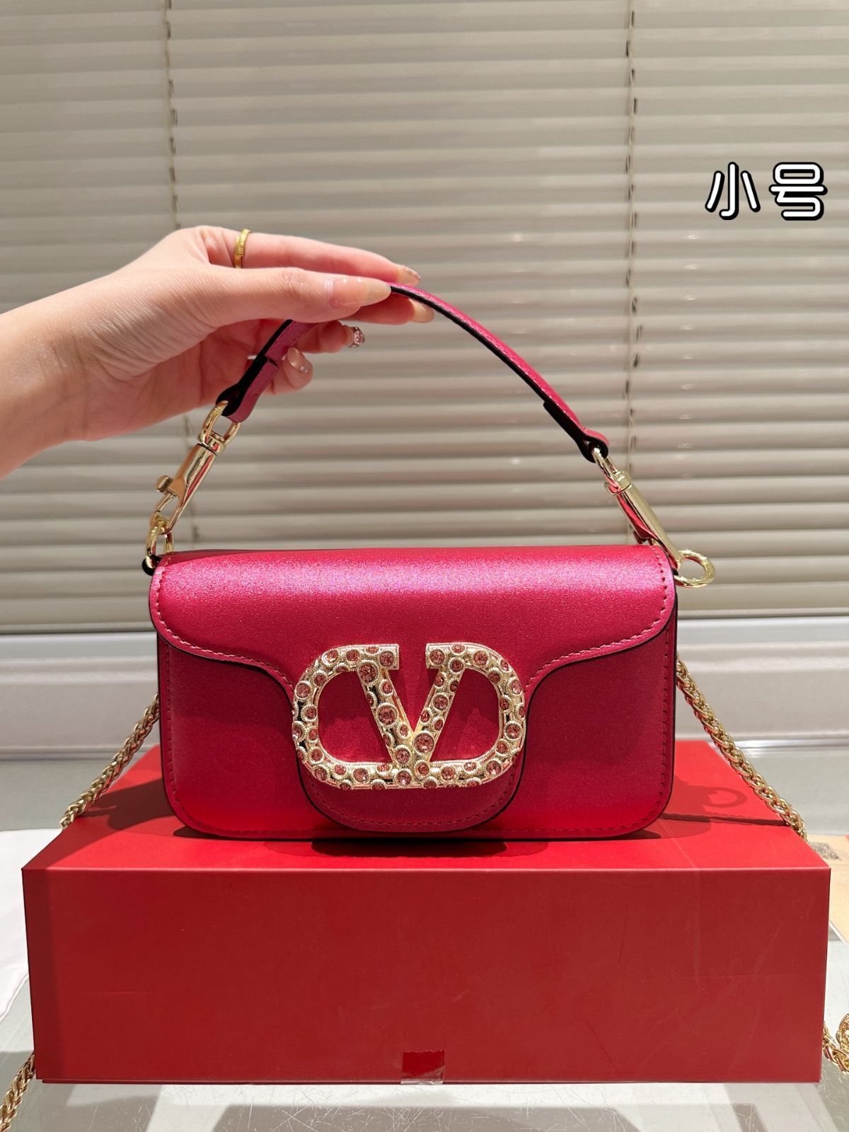 【VIP SALE】VALENTINO LA DEUXIEME ショルダーバッグ 今日特価】VALENTINO GARAVANI LOC? ショルダーバッグ-MM輸入2