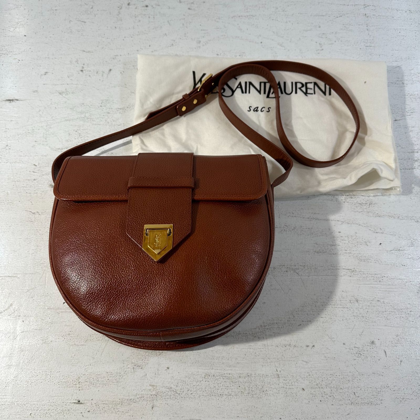 Yves Saint Laurent イヴ・サンローラン ショルダーバッグ