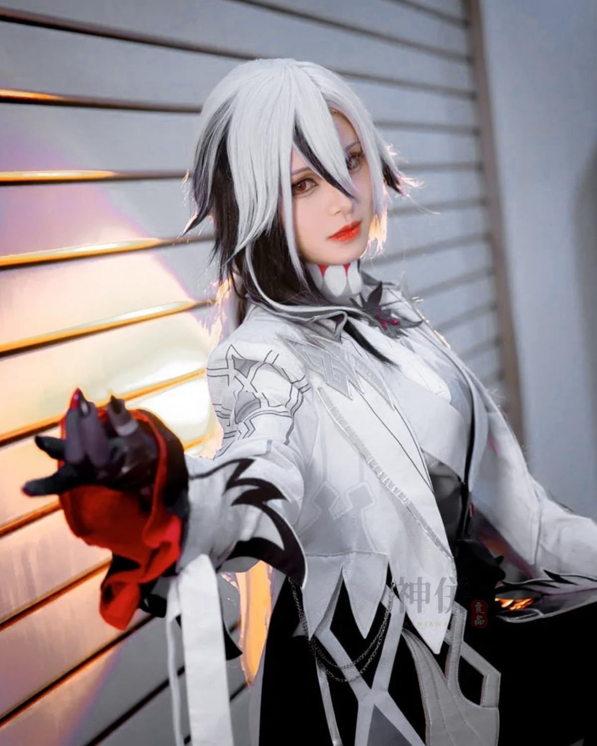 限定SALE 五次元 精巧 高品質 アルレッキーノ コスプレ ウィッグ付き 召使 原神 コスプレ衣装 フルセット コスチューム 大人用 仮装 文化祭 Genshin Arlecchi BJ0927ML04