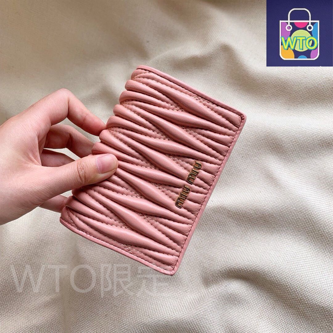 今日 Miu Miu ミュウミュウ ミニ財布シリーズ 頭層の小羊皮を使用-WTO輸入2